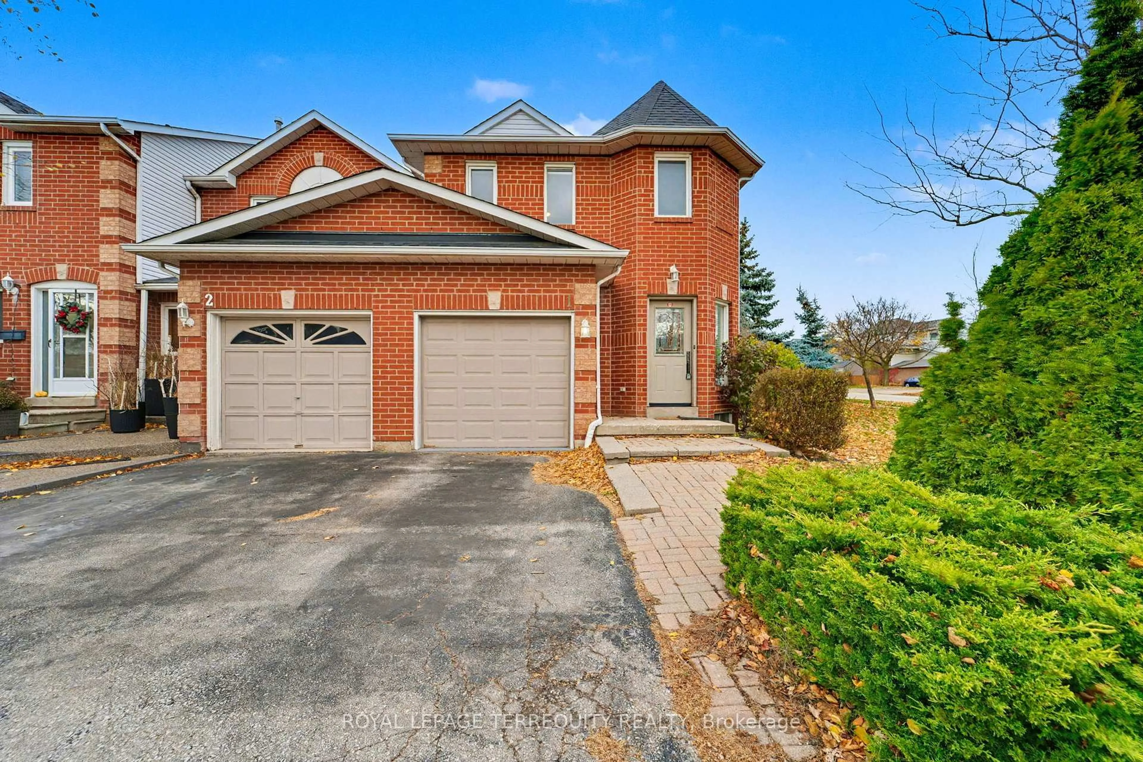 Home with brick exterior material, street for 2350 Grand Ravine Dr #1, Oakville Ontario L6H 6E2