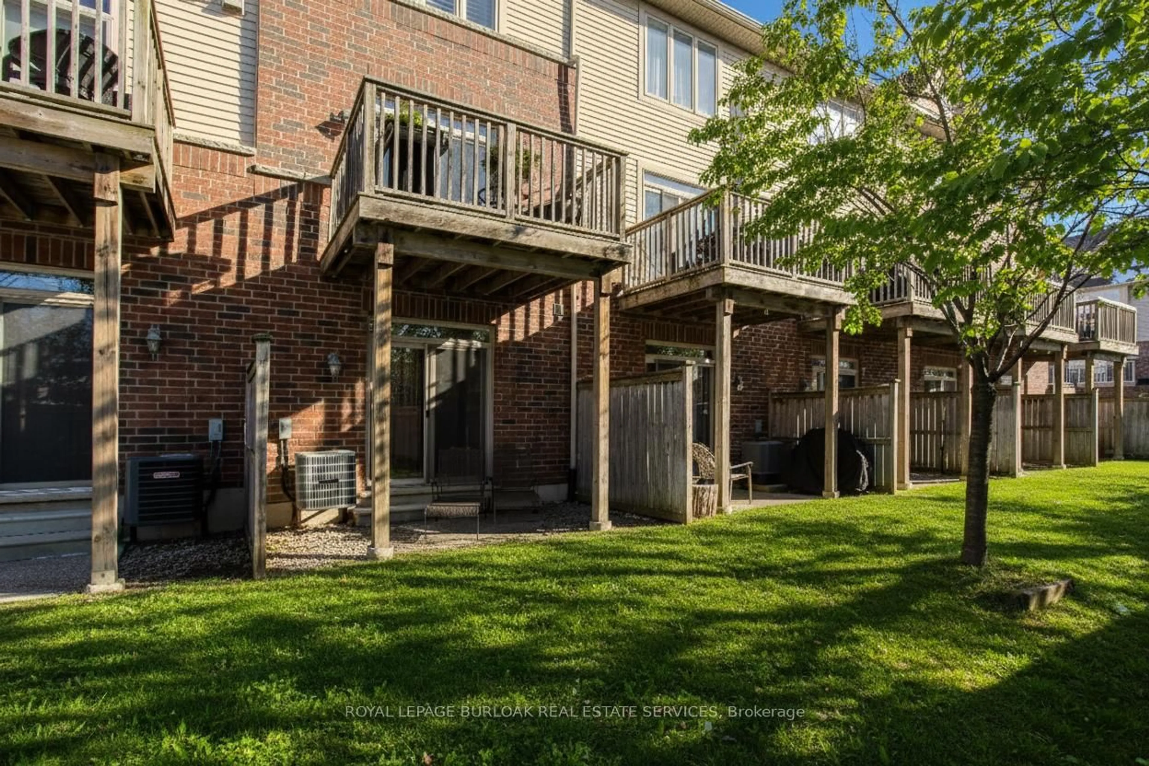 Patio, unknown for 1401 Plains Rd #41, Burlington Ontario L7R 0C2