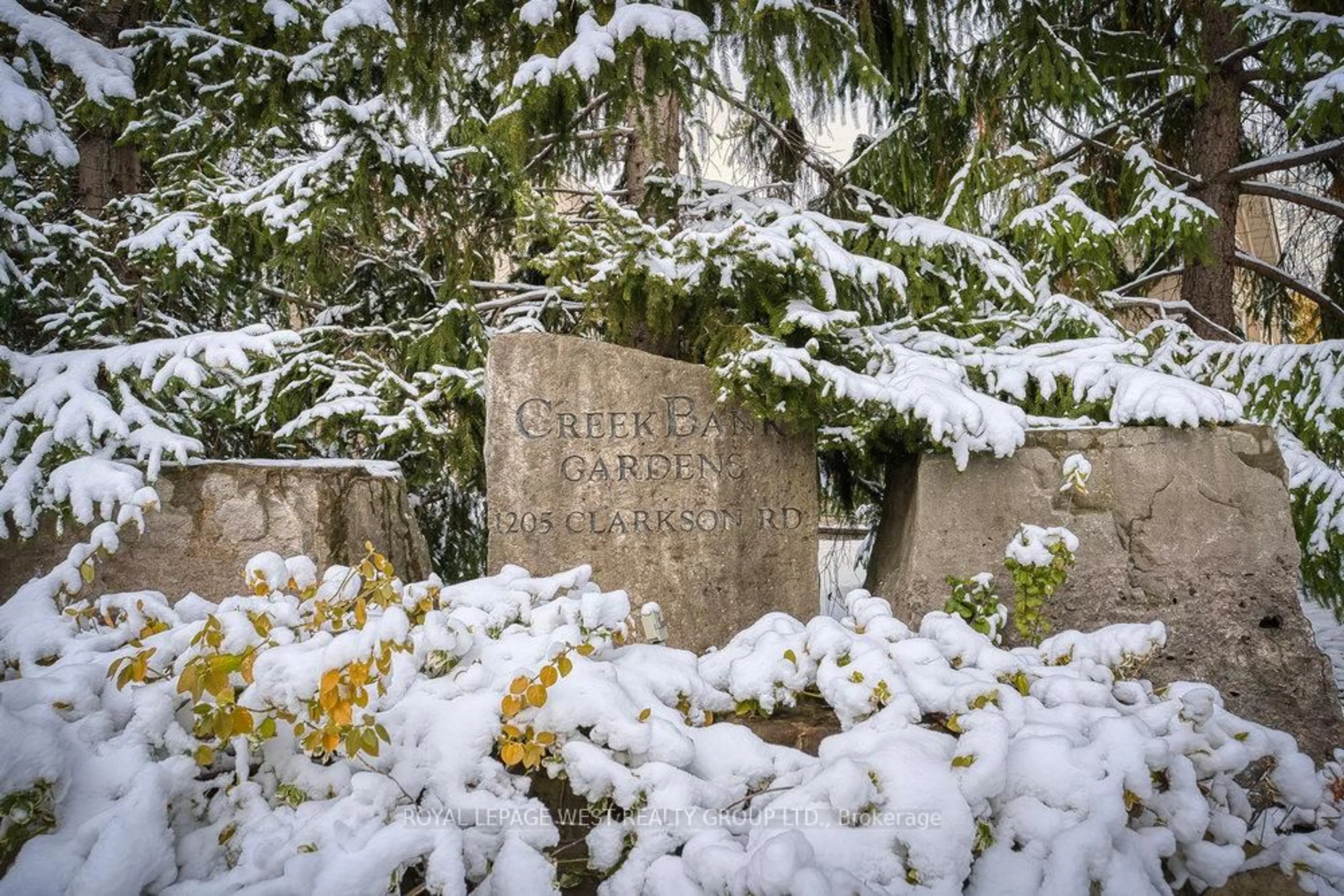 Patio, street for 1205 Clarkson Rd #8, Mississauga Ontario L5J 2W1