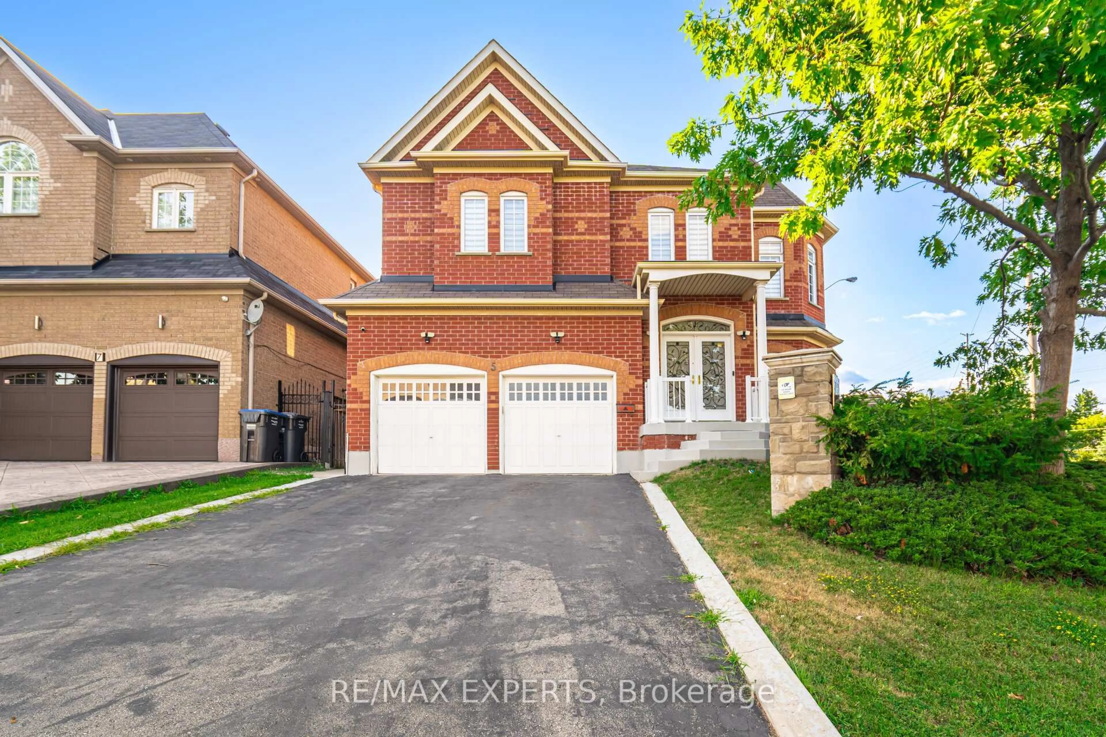 Home with brick exterior material, street for 5 Hillside Dr, Brampton Ontario L6S 0B7