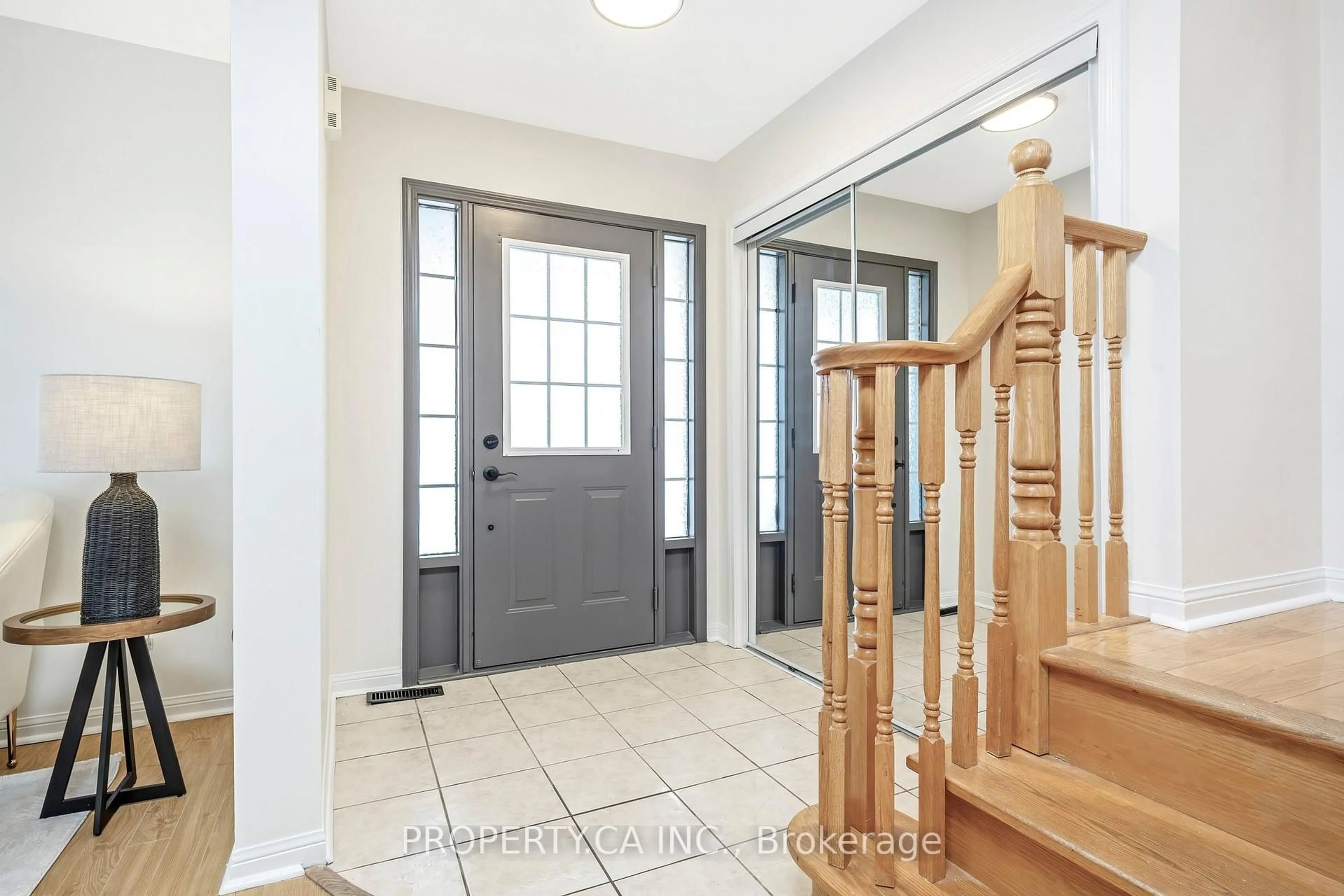 Indoor entryway for 681 Bennett Blvd, Milton Ontario L9T 6A8