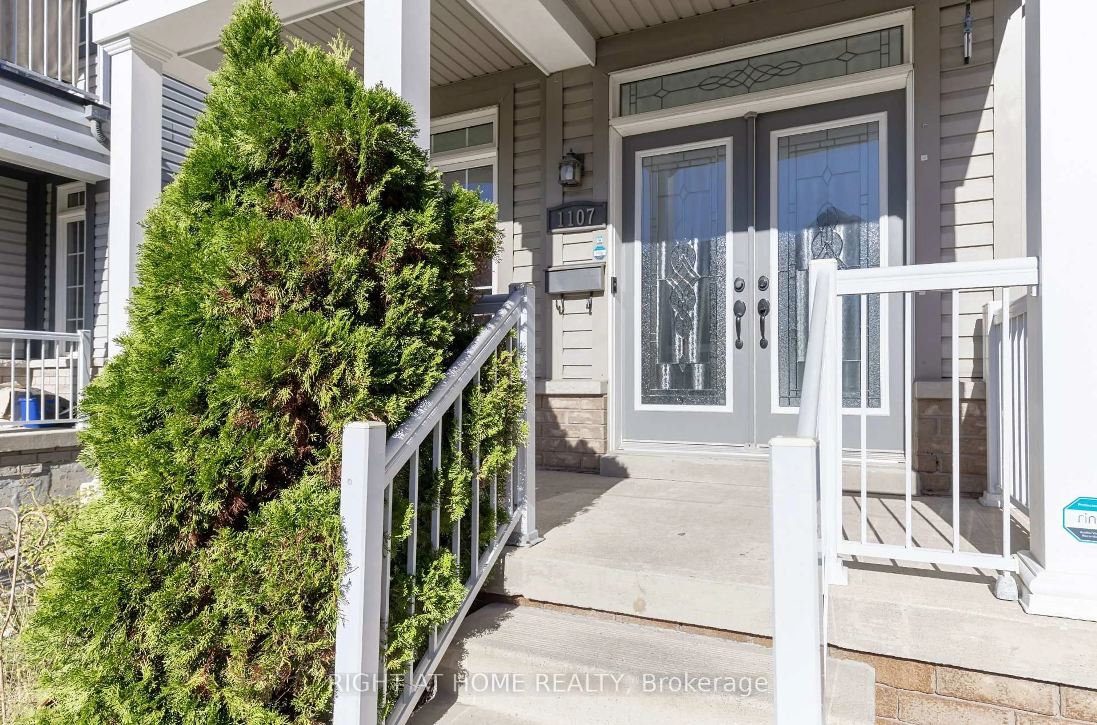 Indoor entryway for 1107 Bonin Cres, Milton Ontario L9T 0B2