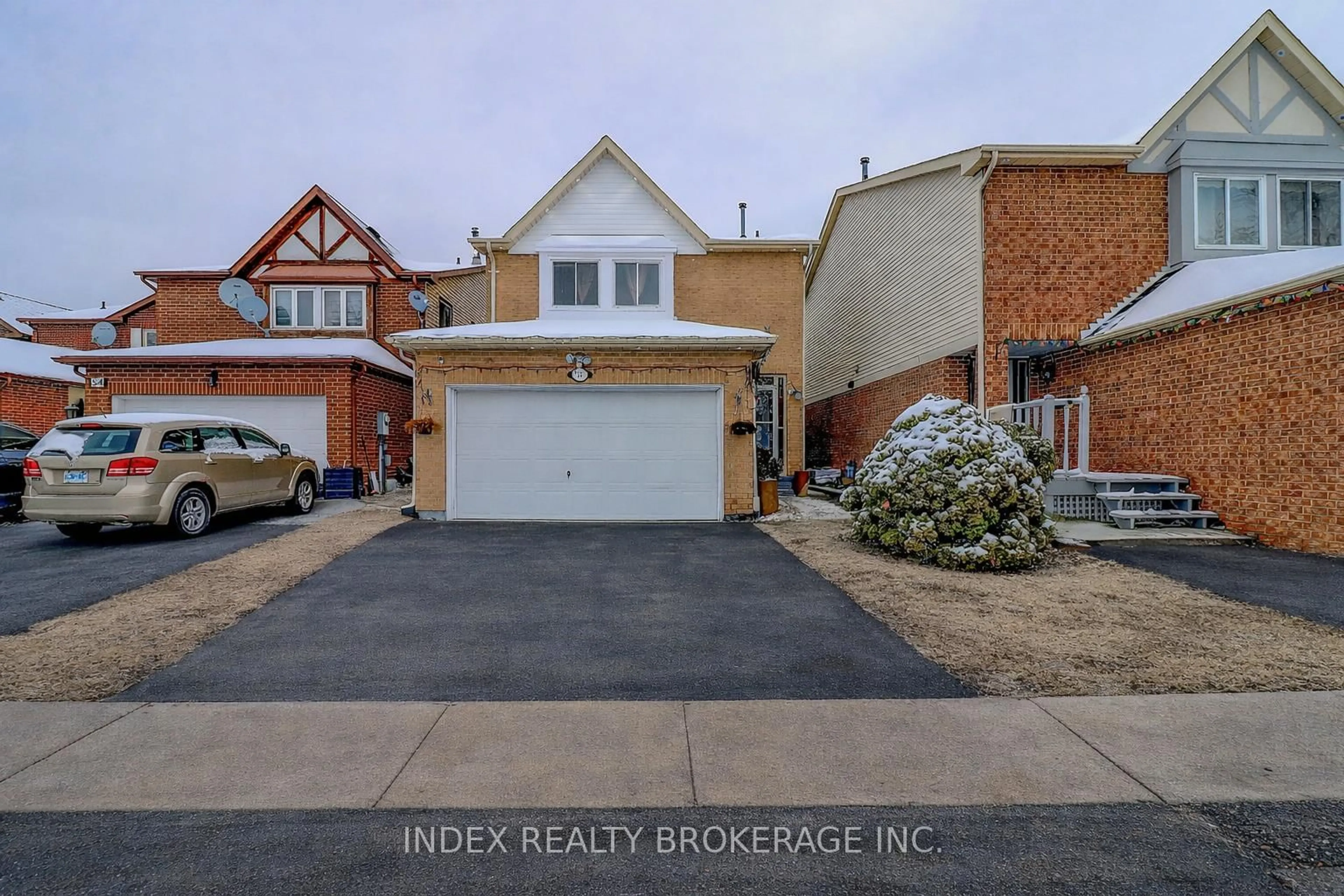 A pic from outside/outdoor area/front of a property/back of a property/a pic from drone, street for 56 Bridekirk Pl, Brampton Ontario L6Y 2V8