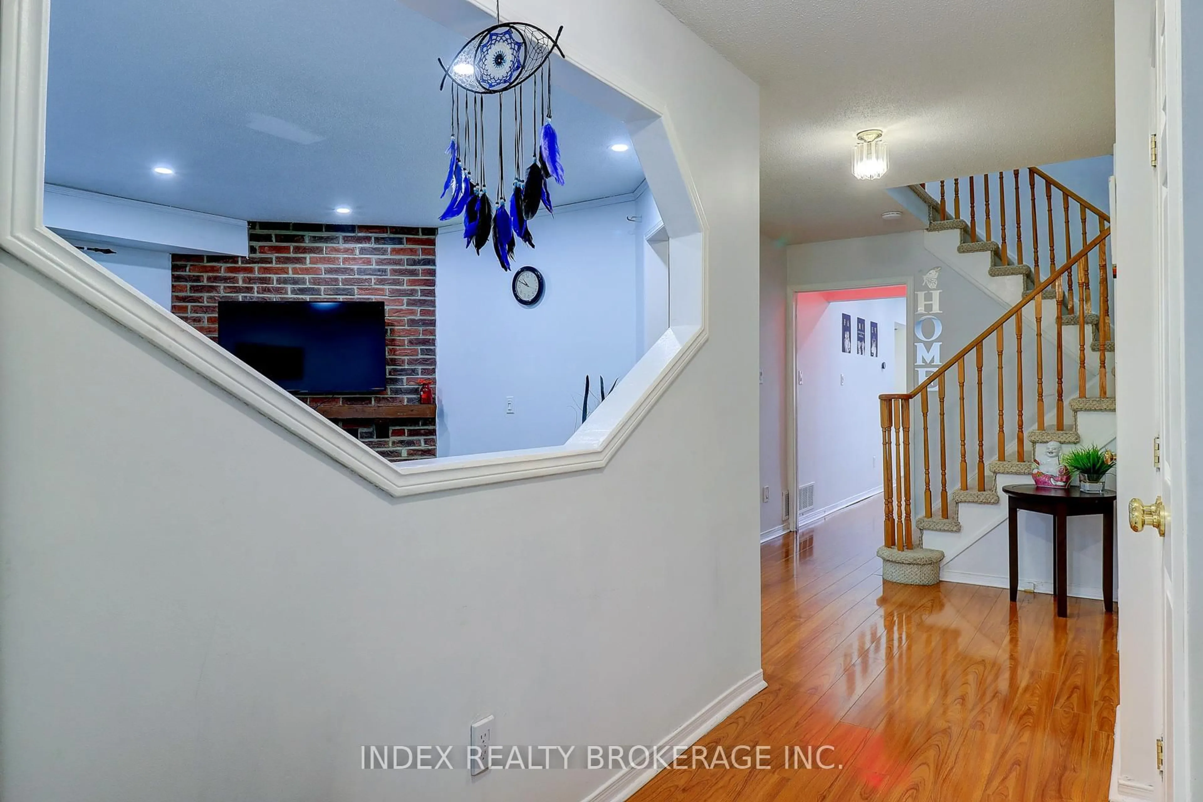 Indoor entryway for 56 Bridekirk Pl, Brampton Ontario L6Y 2V8