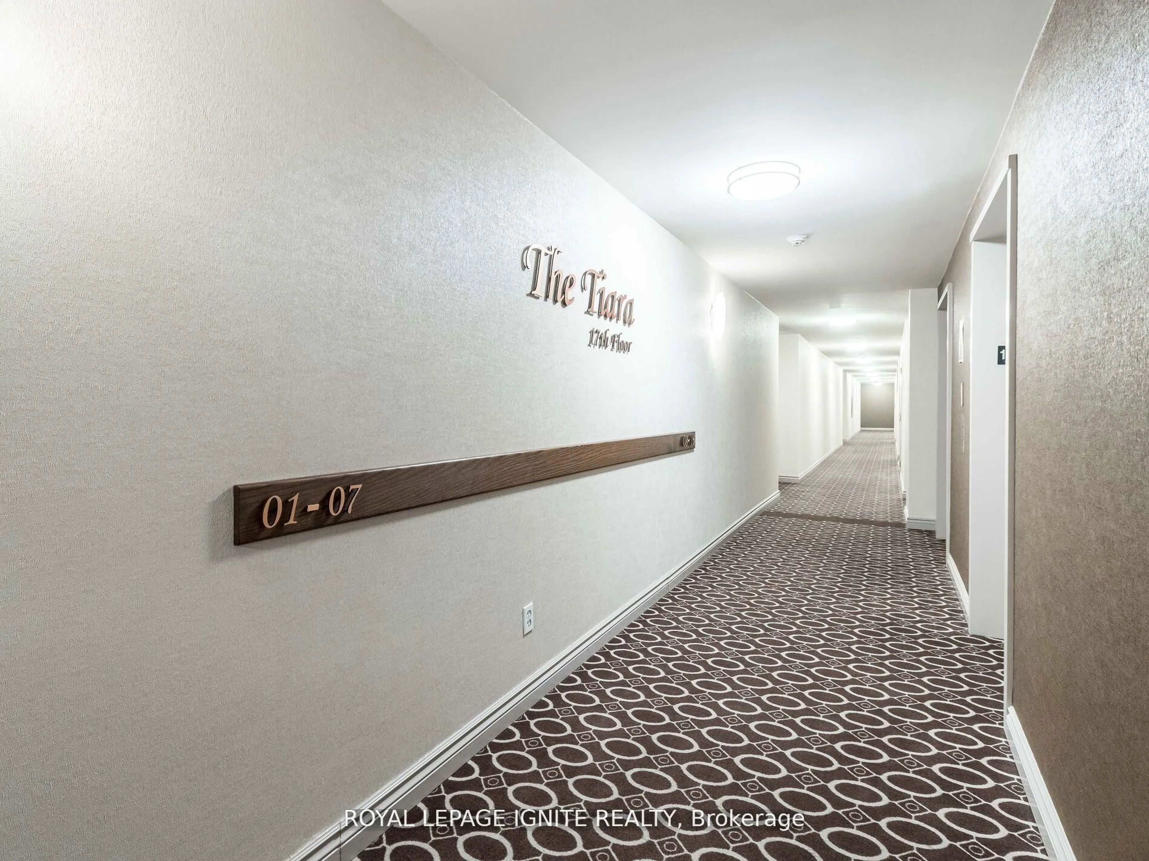 Indoor foyer for 156 Enfield Pl #1711, Mississauga Ontario L5B 4L8