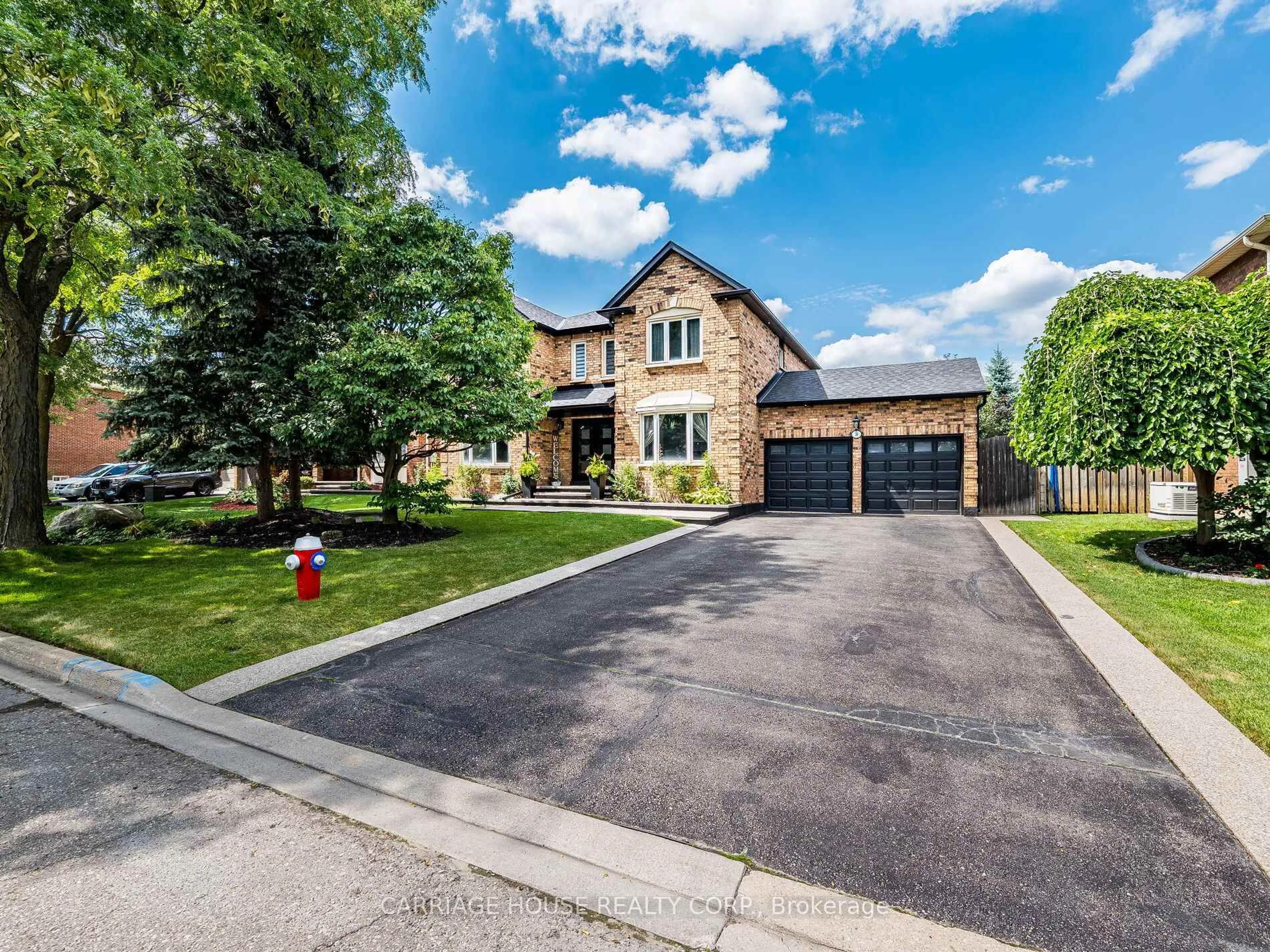 Home with brick exterior material, street for 16 Stowe Crt, Brampton Ontario L6Z 4C5