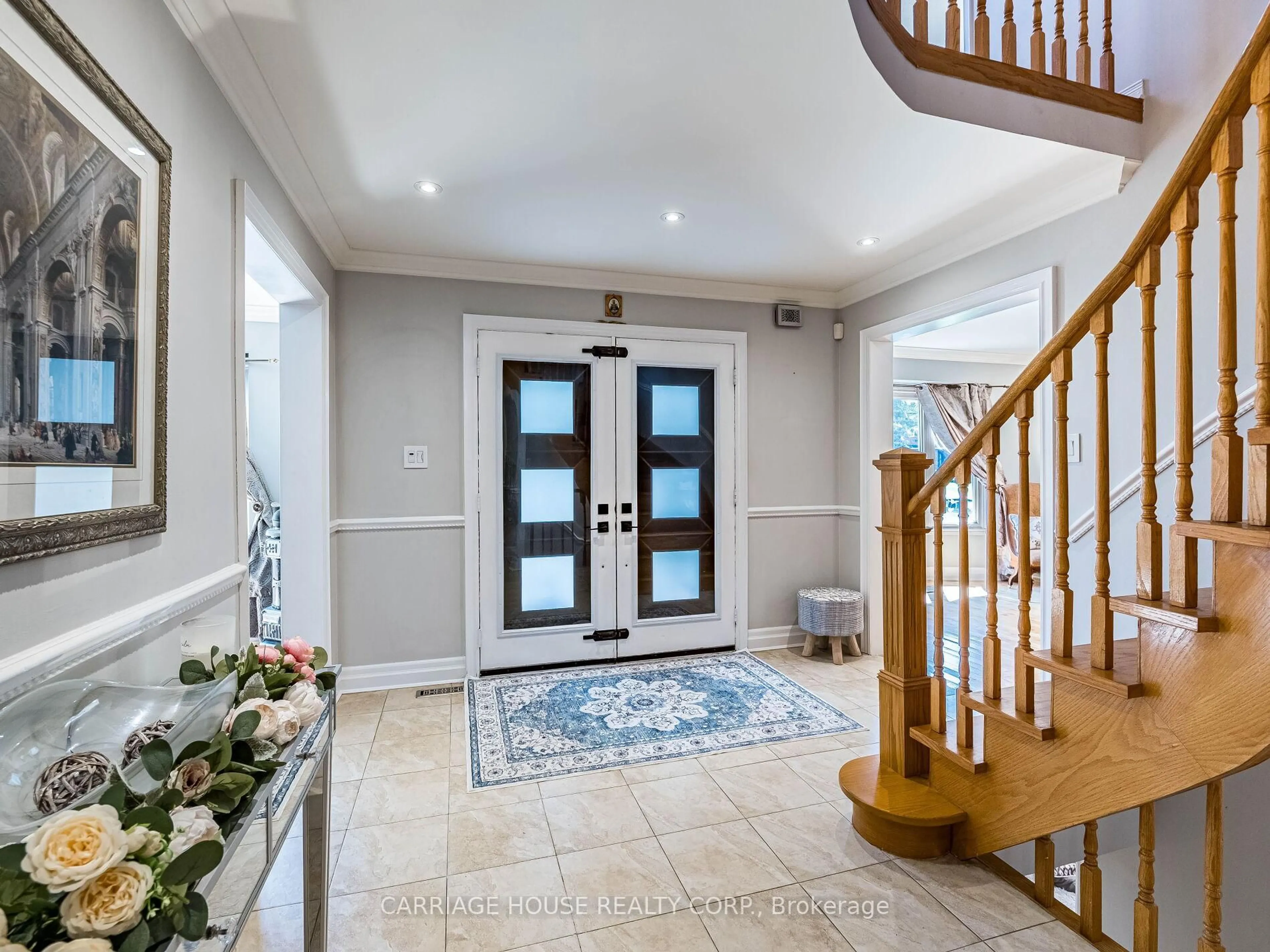 Indoor foyer for 16 Stowe Crt, Brampton Ontario L6Z 4C5