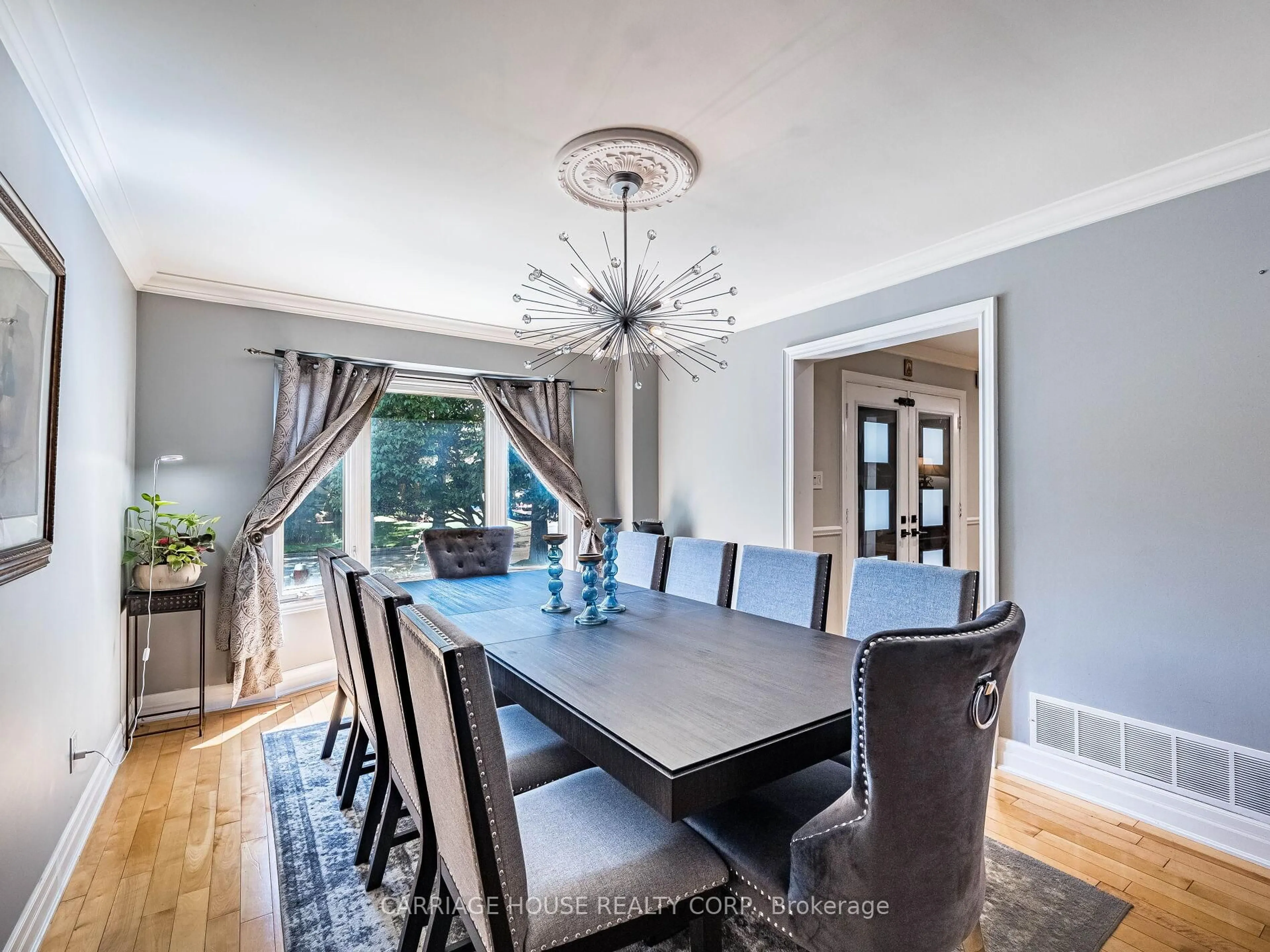 Dining room, unknown for 16 Stowe Crt, Brampton Ontario L6Z 4C5