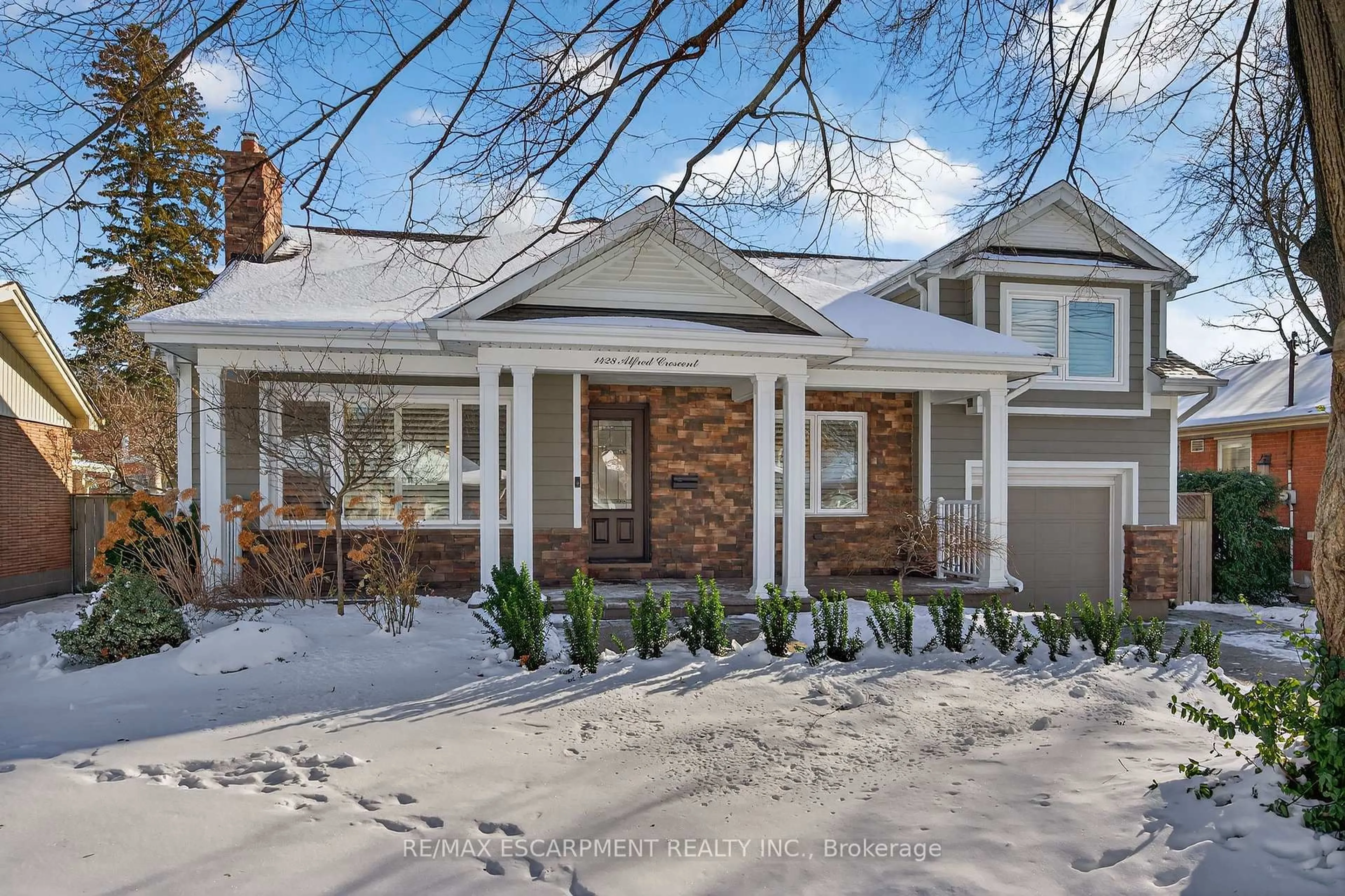 Home with brick exterior material, street for 1428 Alfred Cres, Burlington Ontario L7S 1K7