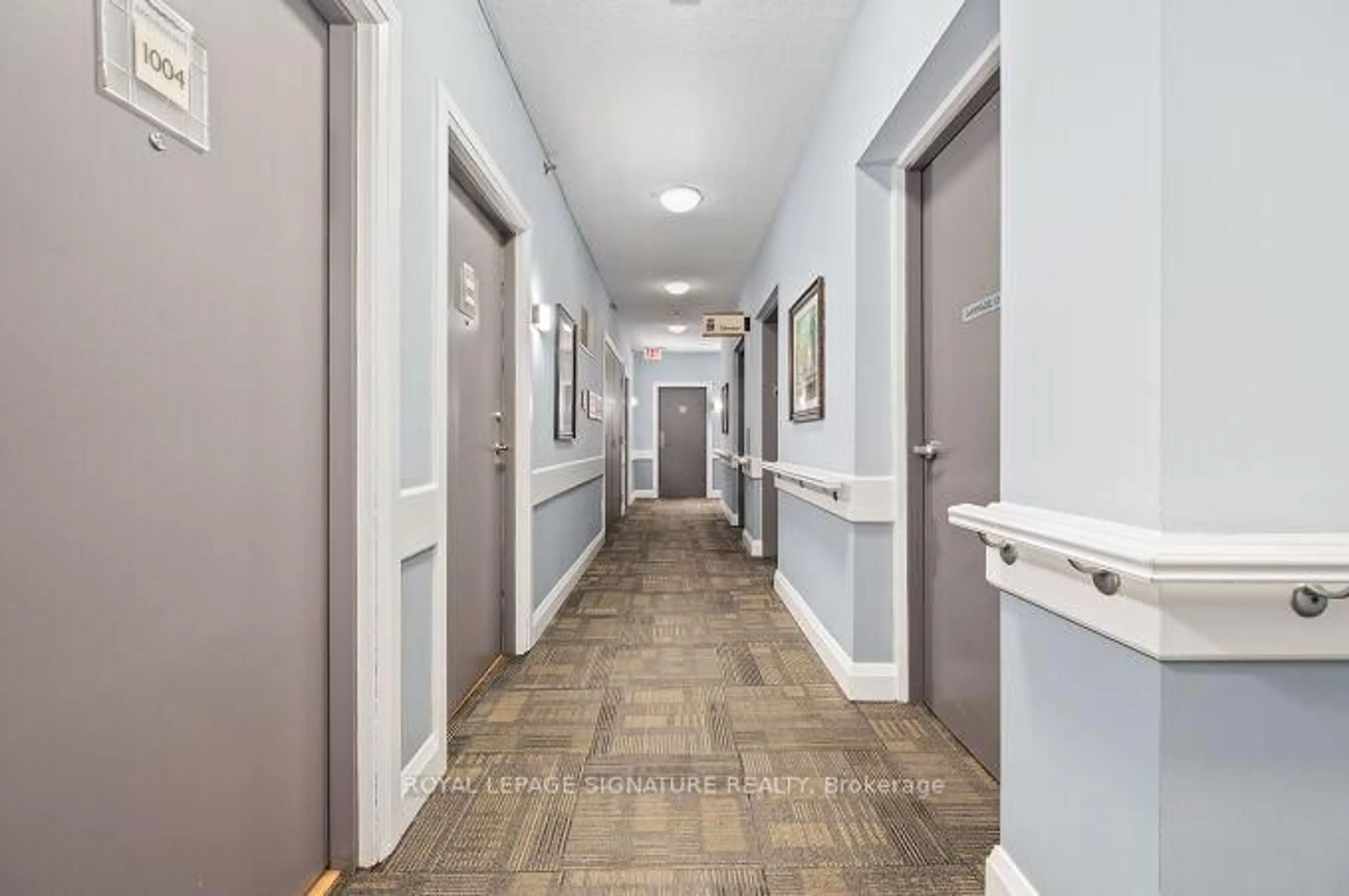 Indoor foyer for 810 Scollard Crt #1003, Mississauga Ontario L5V 0A4