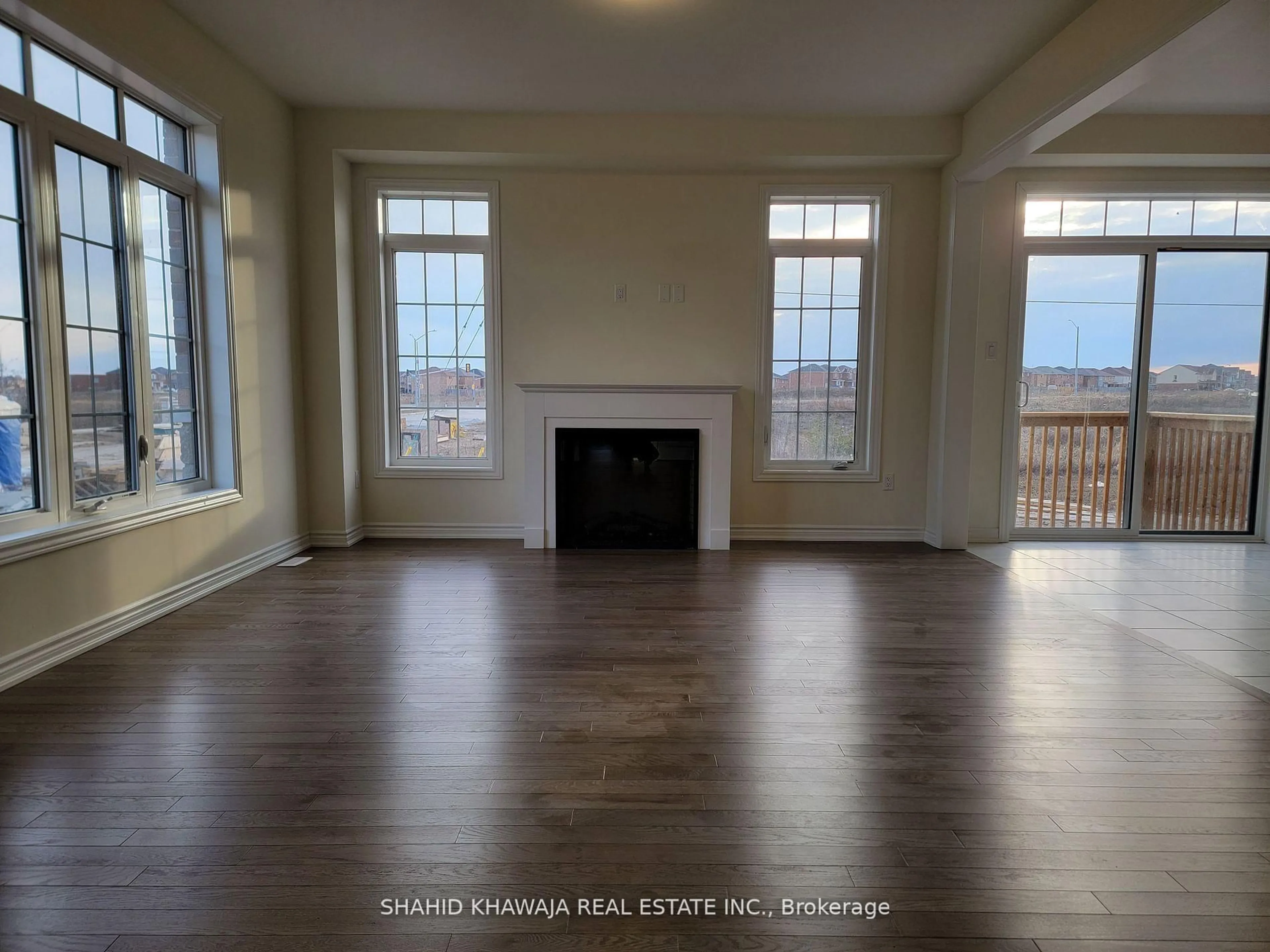 A pic of a room for 322 Valleyway Dr, Brampton Ontario L6X 0K7