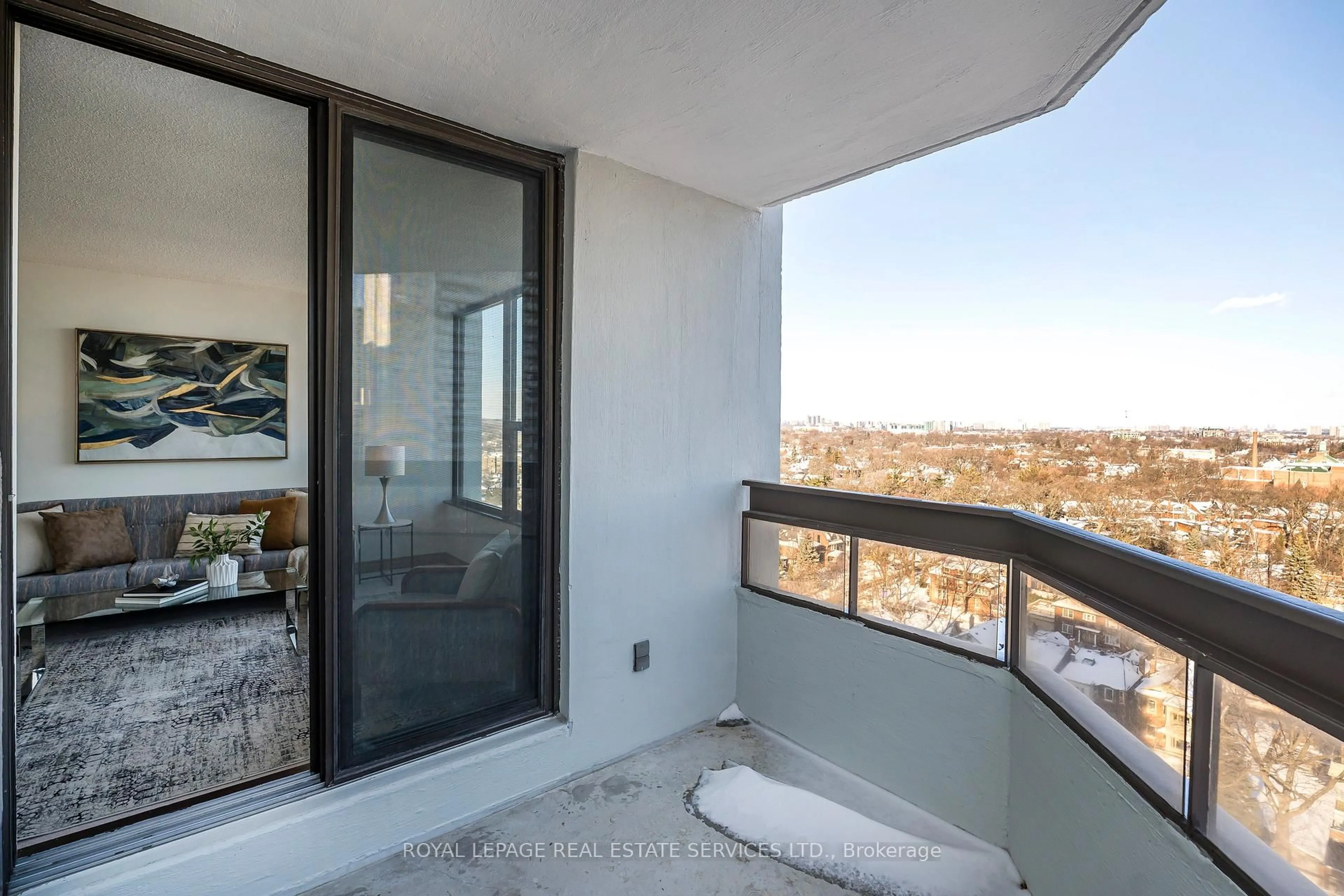 Contemporary bathroom, ceramic/tile floor for 100 Quebec Ave #1511, Toronto Ontario M6P 4B8