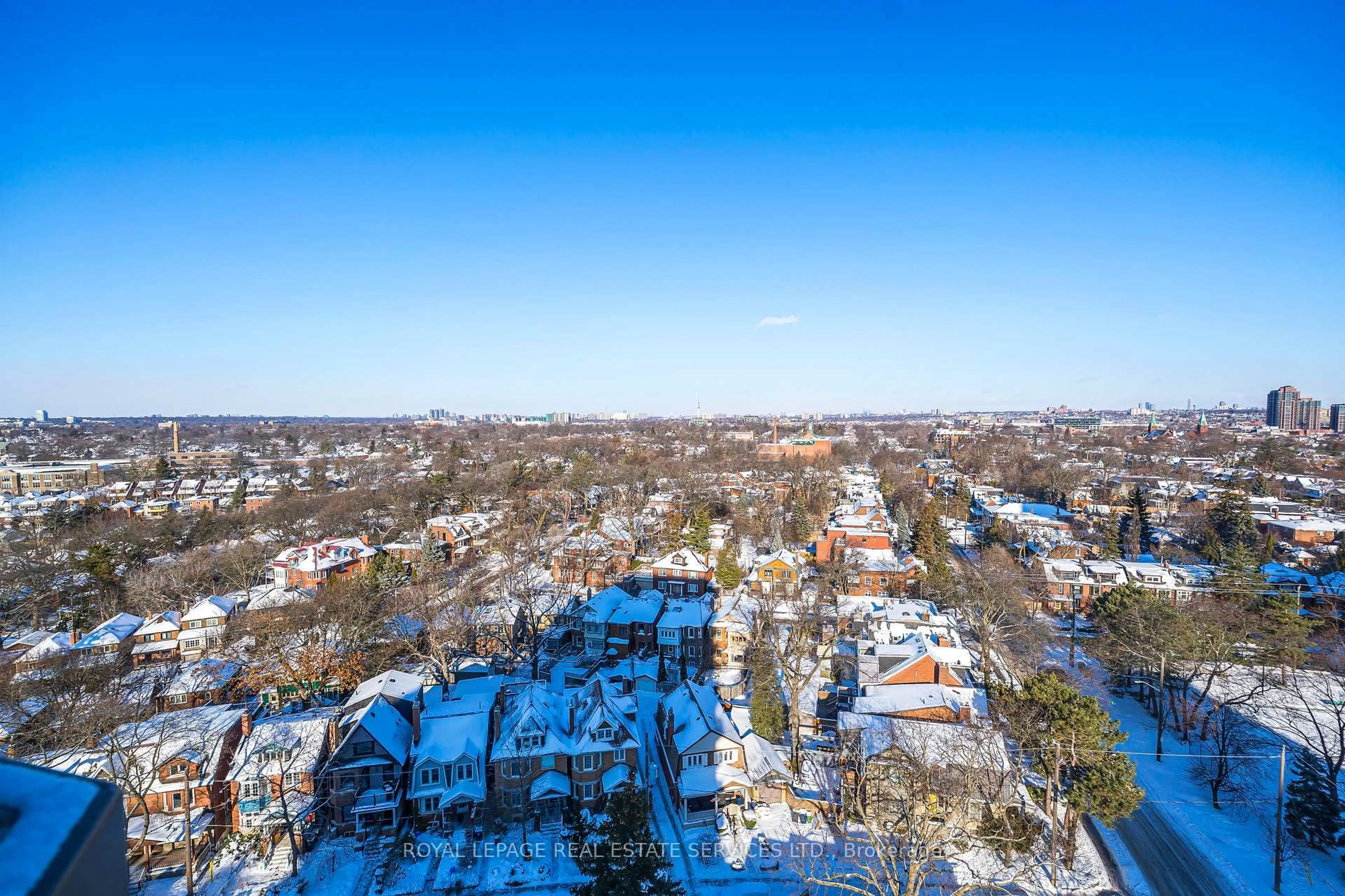 A pic from outside/outdoor area/front of a property/back of a property/a pic from drone, city buildings view from balcony for 100 Quebec Ave #1511, Toronto Ontario M6P 4B8