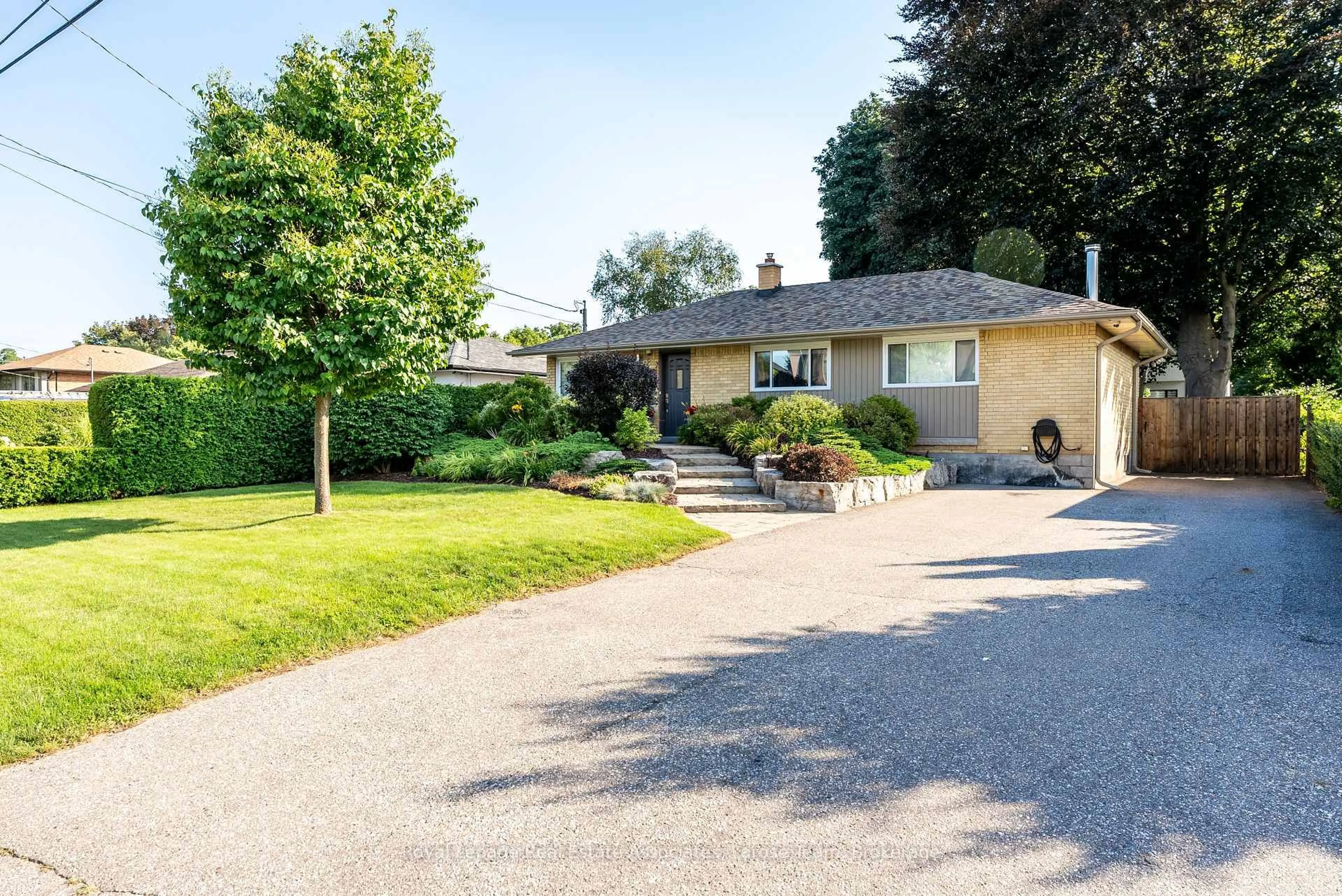 Unknown for 2176 Florian Rd, Mississauga Ontario L5A 2M4