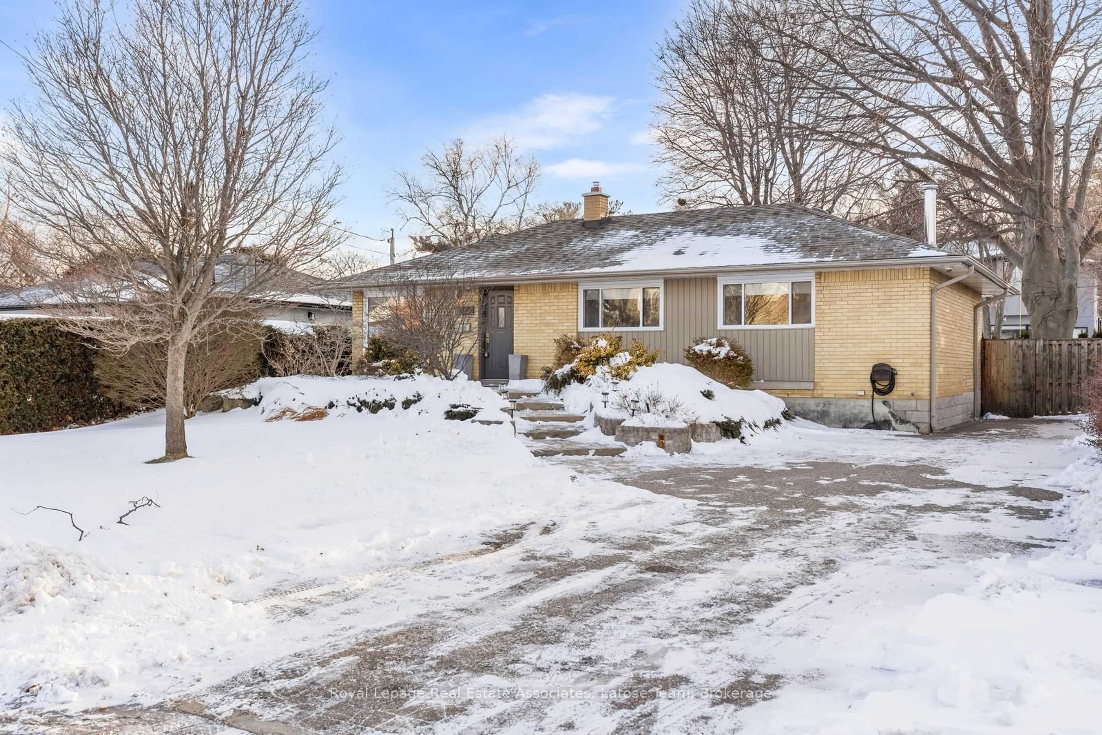 Unknown for 2176 Florian Rd, Mississauga Ontario L5A 2M4