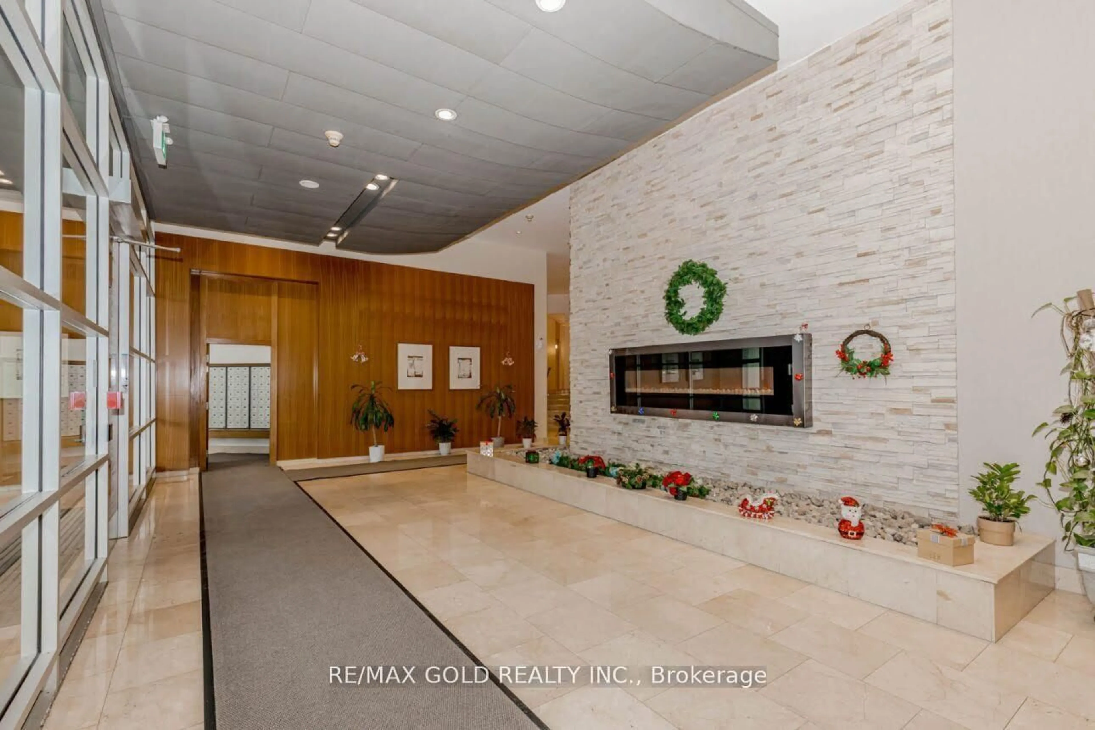 Lobby for 220 Burnhamthorpe Rd #2102, Mississauga Ontario L5B 4N4
