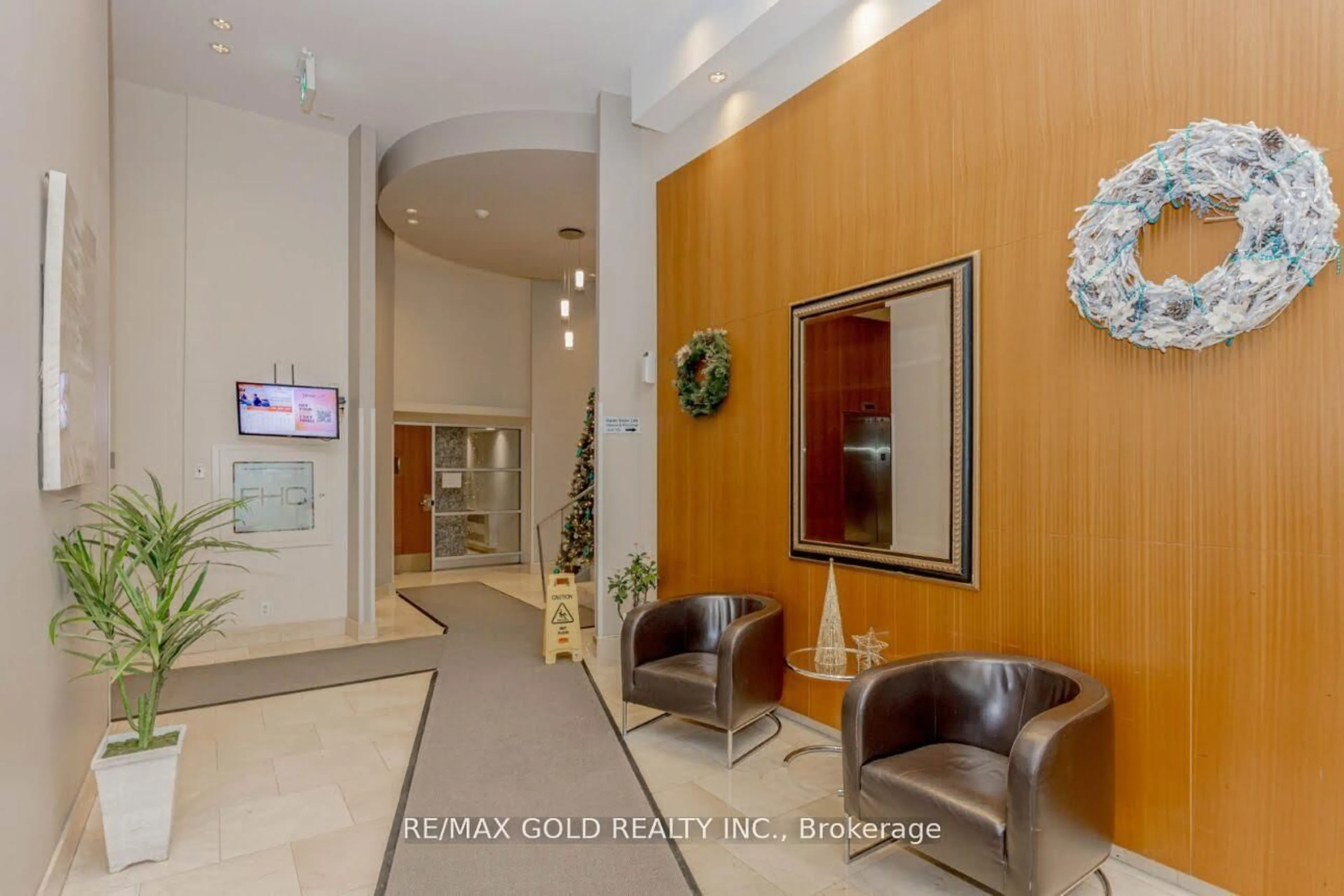 Lobby for 220 Burnhamthorpe Rd #2102, Mississauga Ontario L5B 4N4