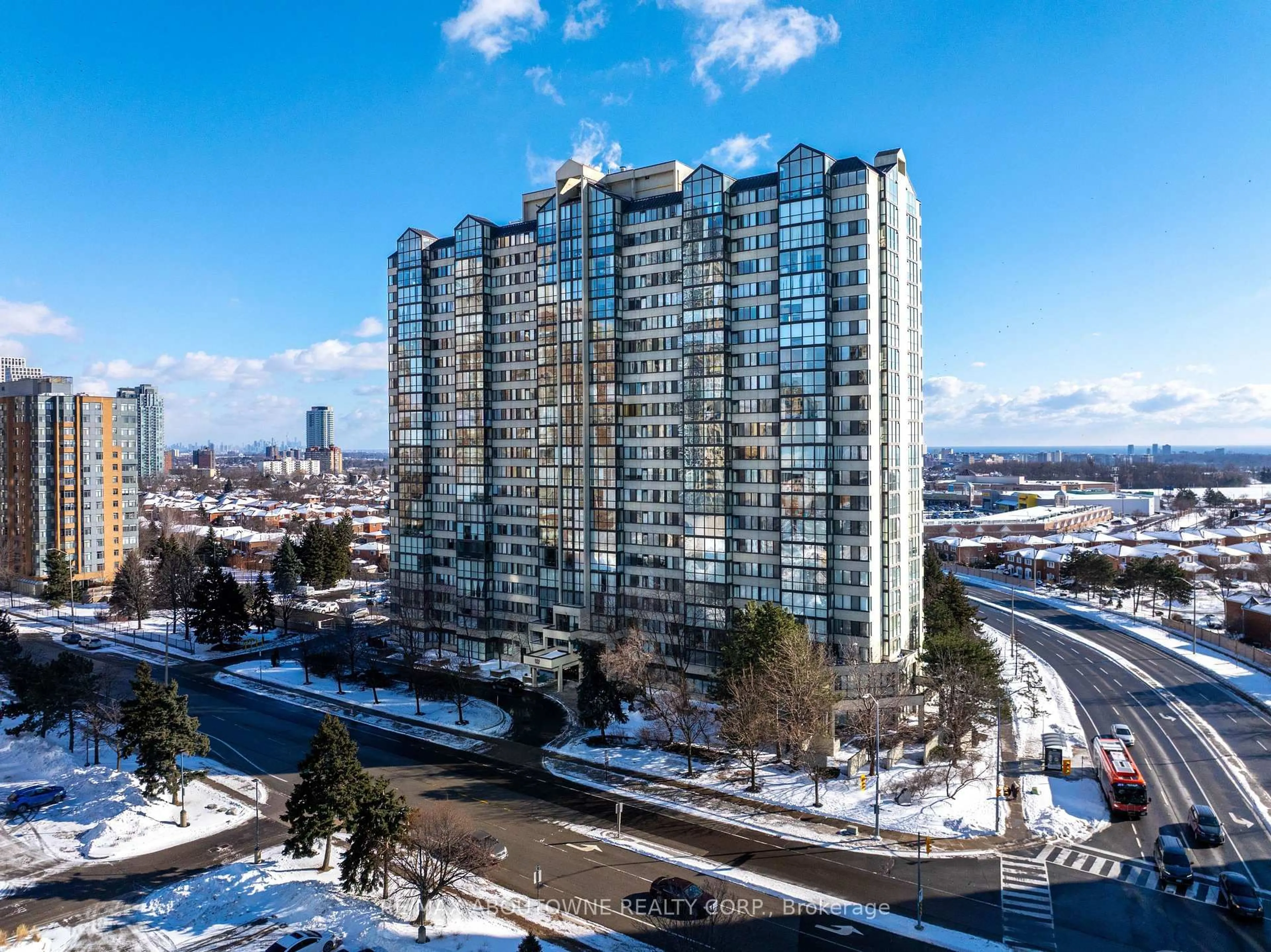 A pic from outside/outdoor area/front of a property/back of a property/a pic from drone, city buildings view from balcony for 350 Webb Dr #2109, Mississauga Ontario L5B 3W4