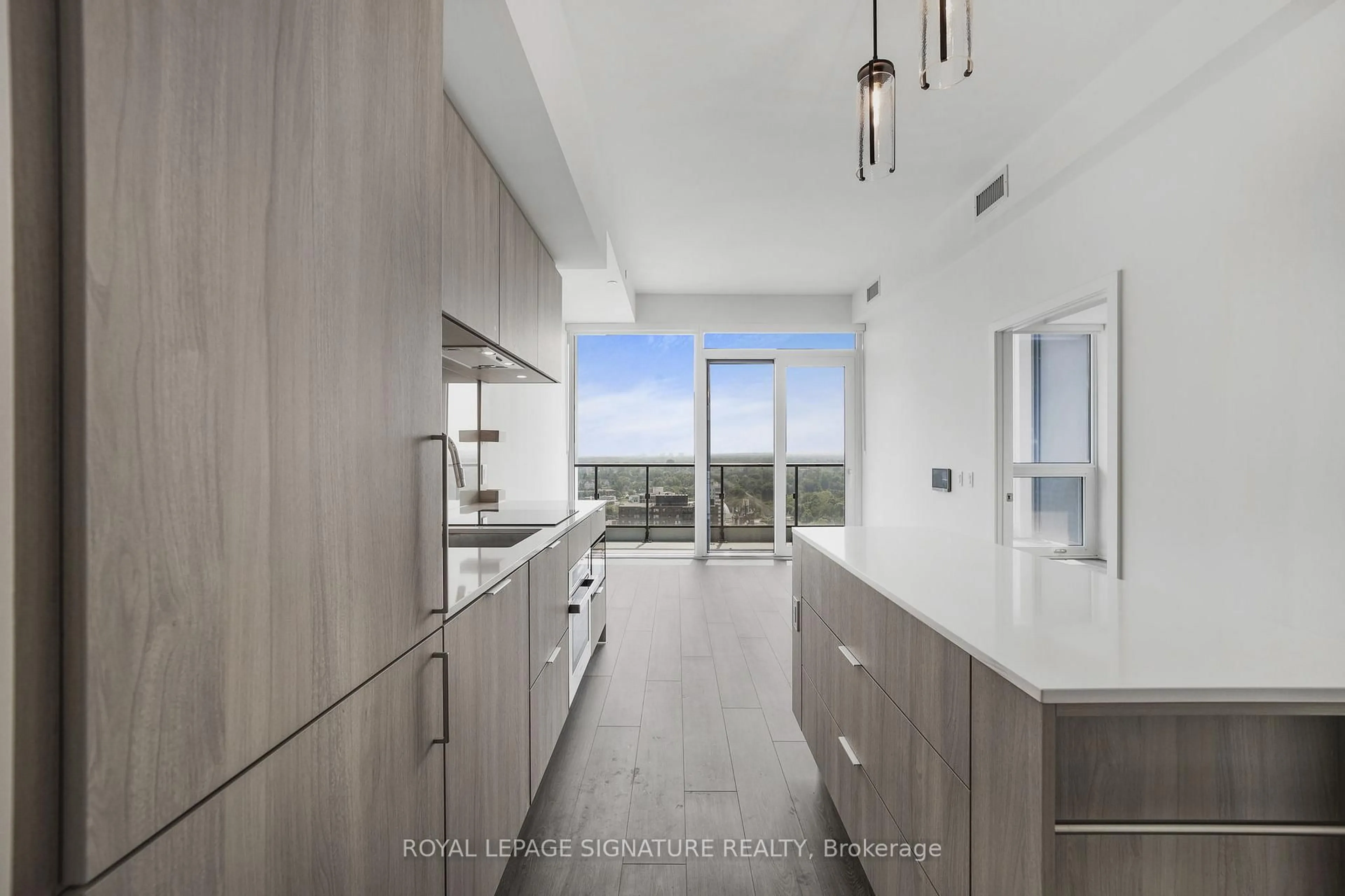 Unknown for 28 Ann St #1805, Mississauga Ontario L5G 0E1