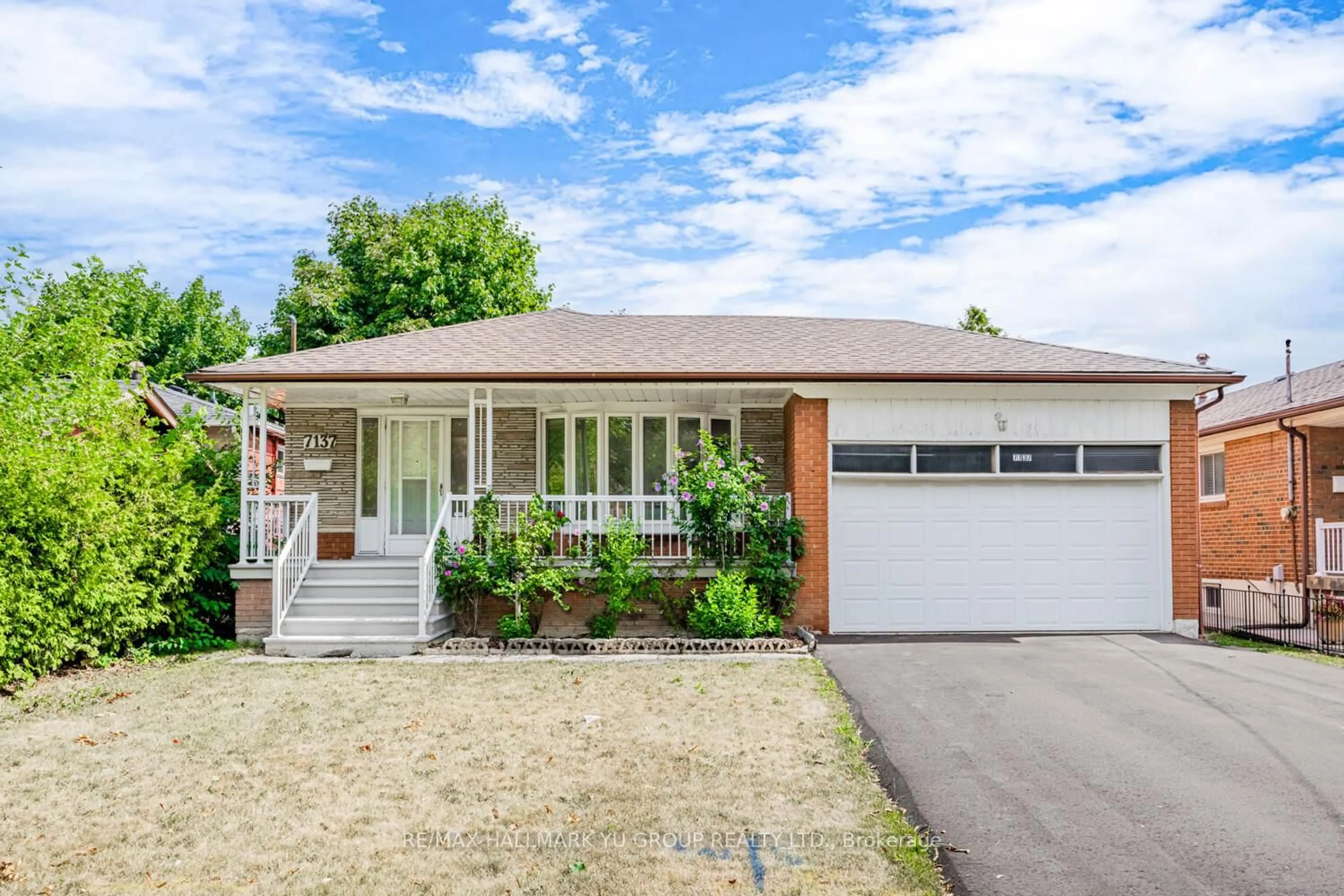 Home with brick exterior material, street for 7137 Madiera Rd, Mississauga Ontario L4T 3A7