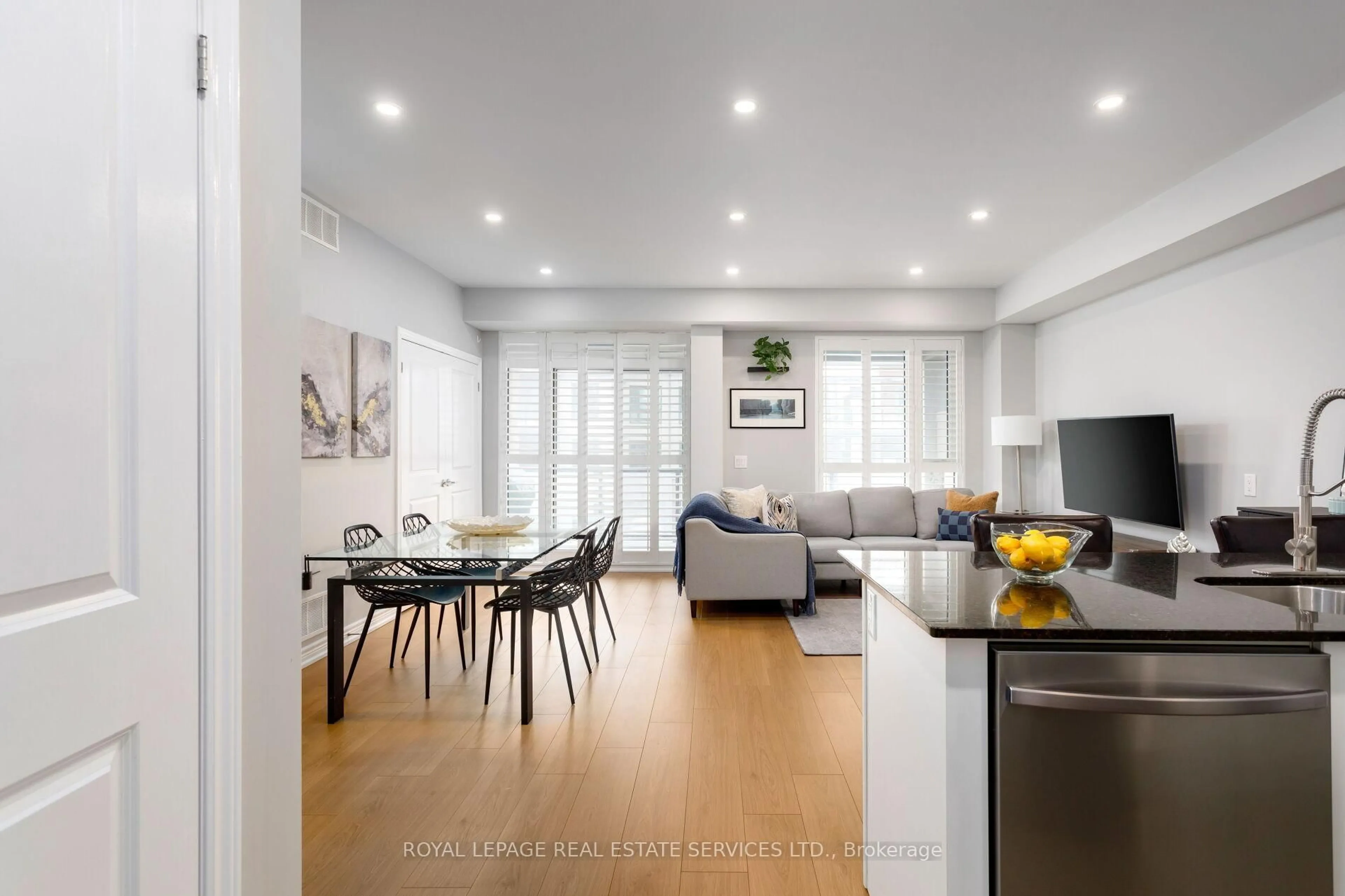 Unknown for 2370 Khalsa Gate #212, Oakville Ontario L6M 1P5