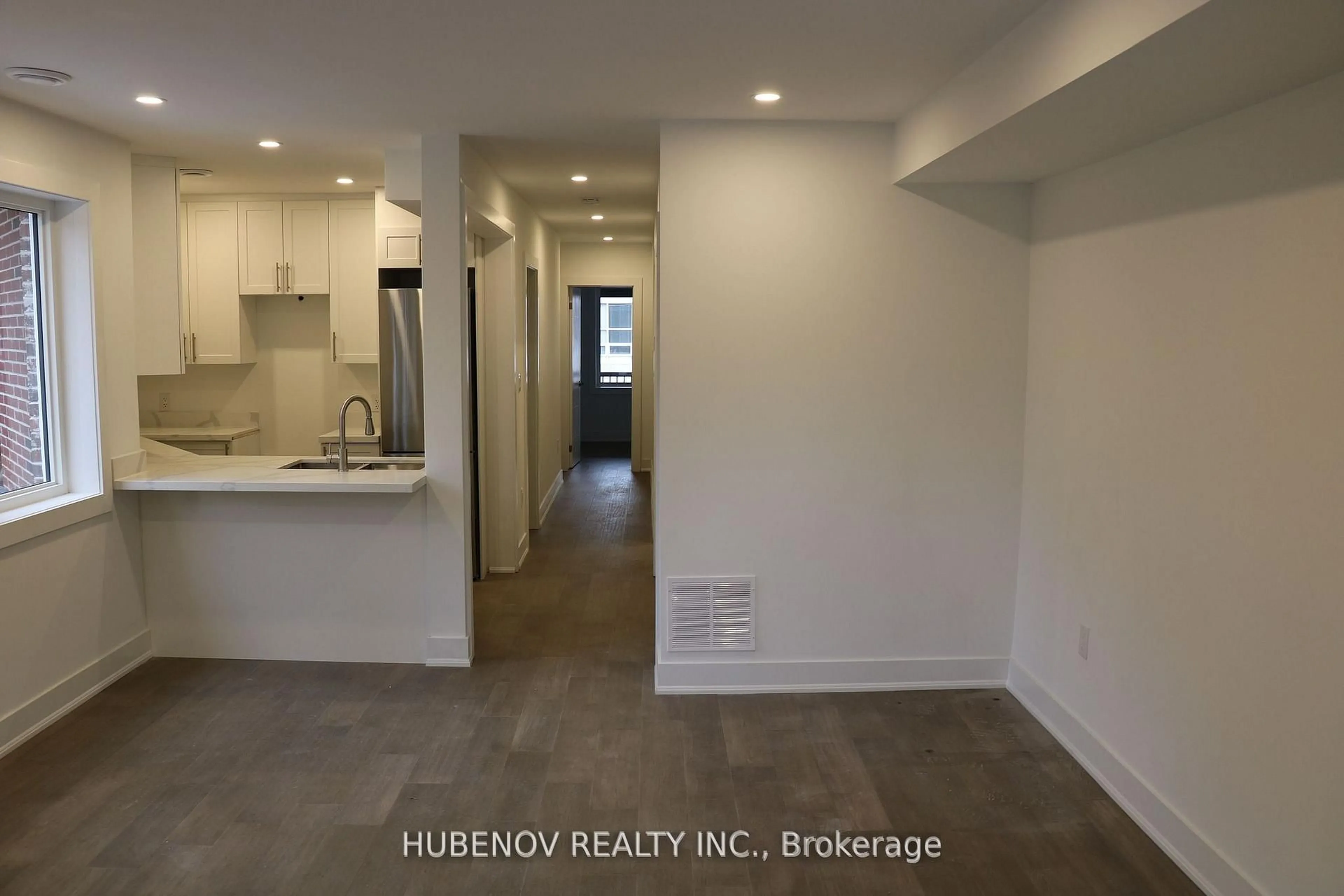 Unknown for 1640 Dufferin St, Toronto Ontario M6H 3L8