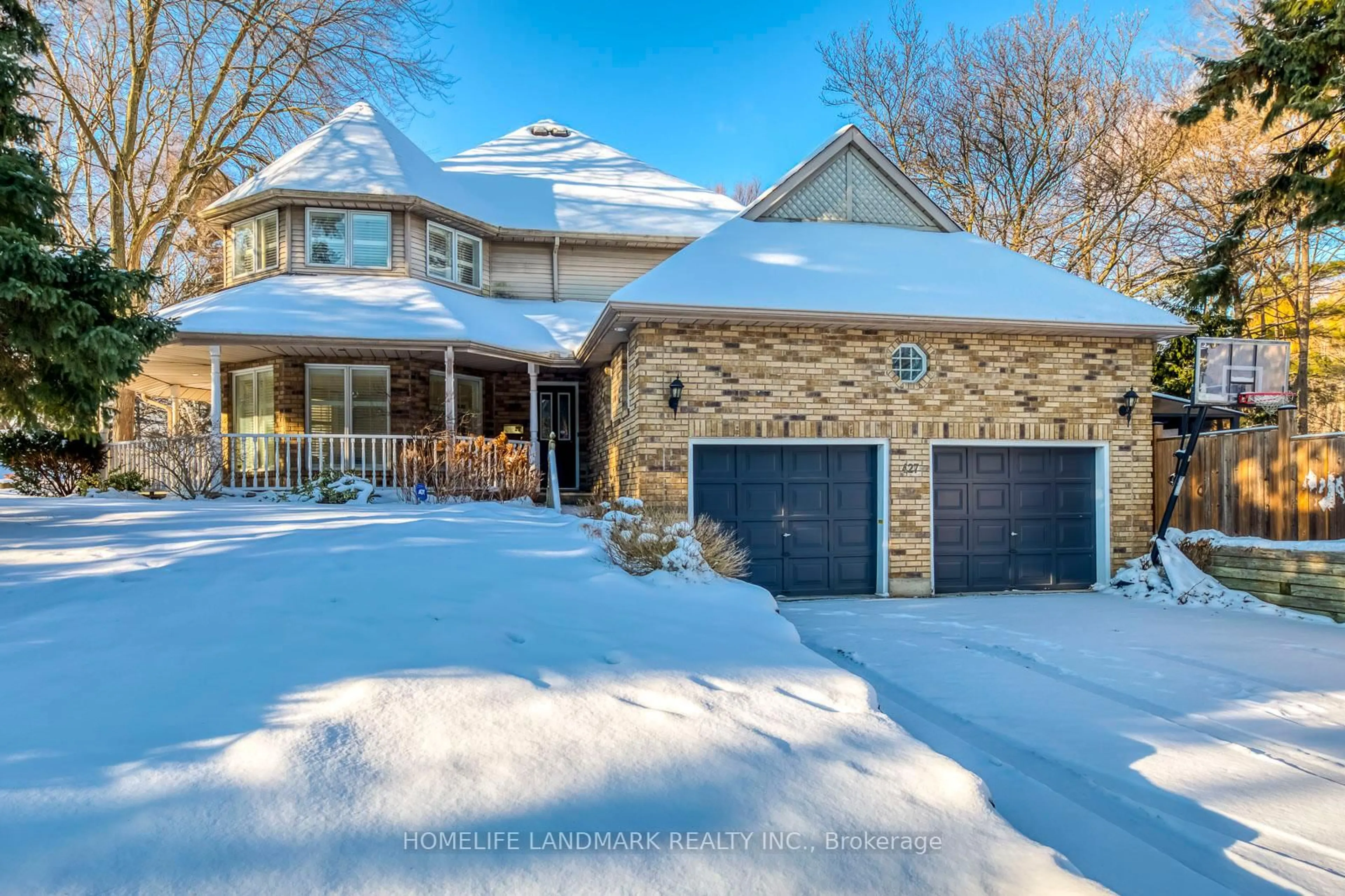 Home with brick exterior material, street for 427 CAIRNCROFT Rd, Oakville Ontario L6V 4N1