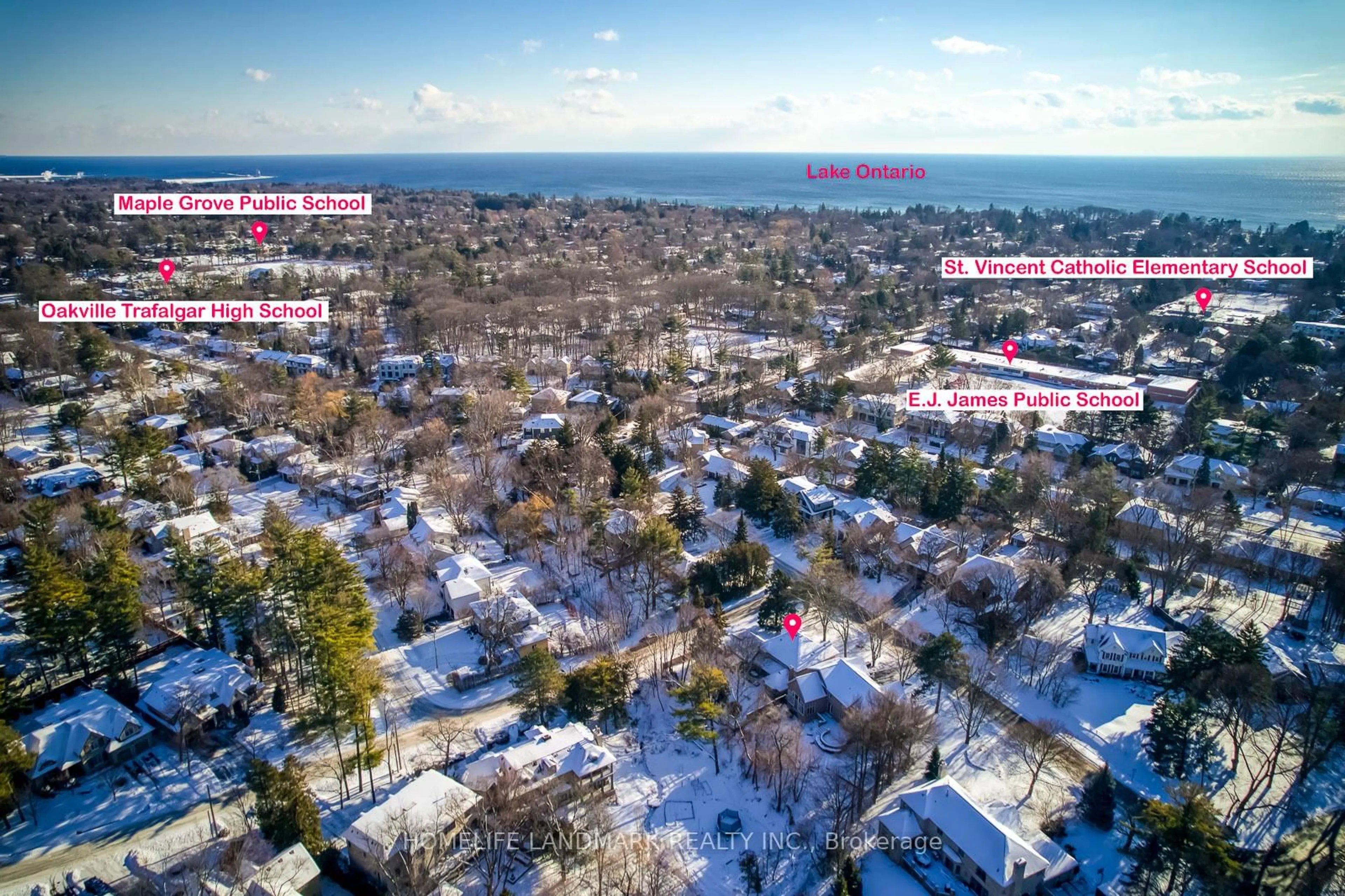 A pic from outside/outdoor area/front of a property/back of a property/a pic from drone, forest/trees view for 427 CAIRNCROFT Rd, Oakville Ontario L6V 4N1