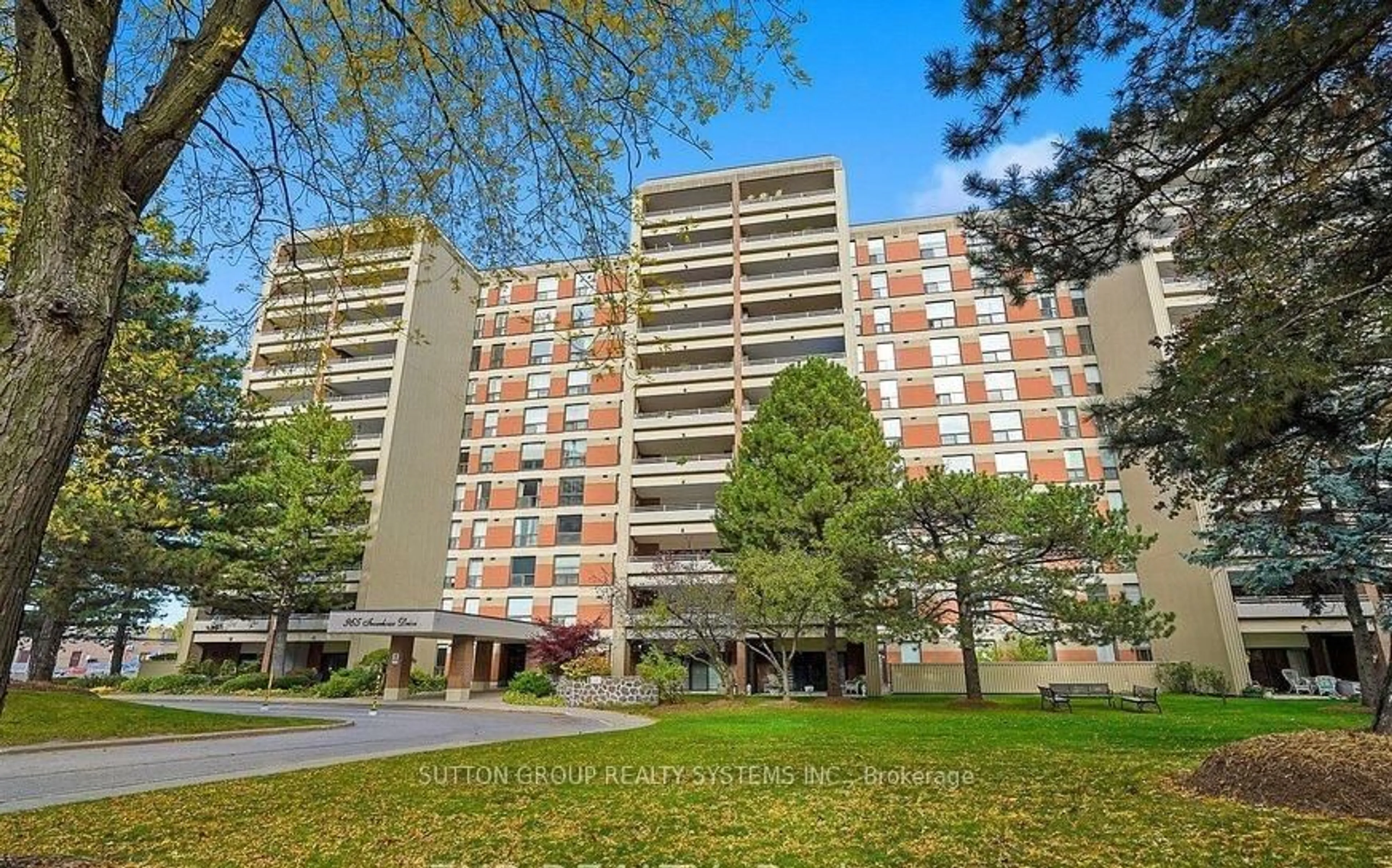 Unknown for 965 Inverhouse Dr #403, Mississauga Ontario L5J 4B4