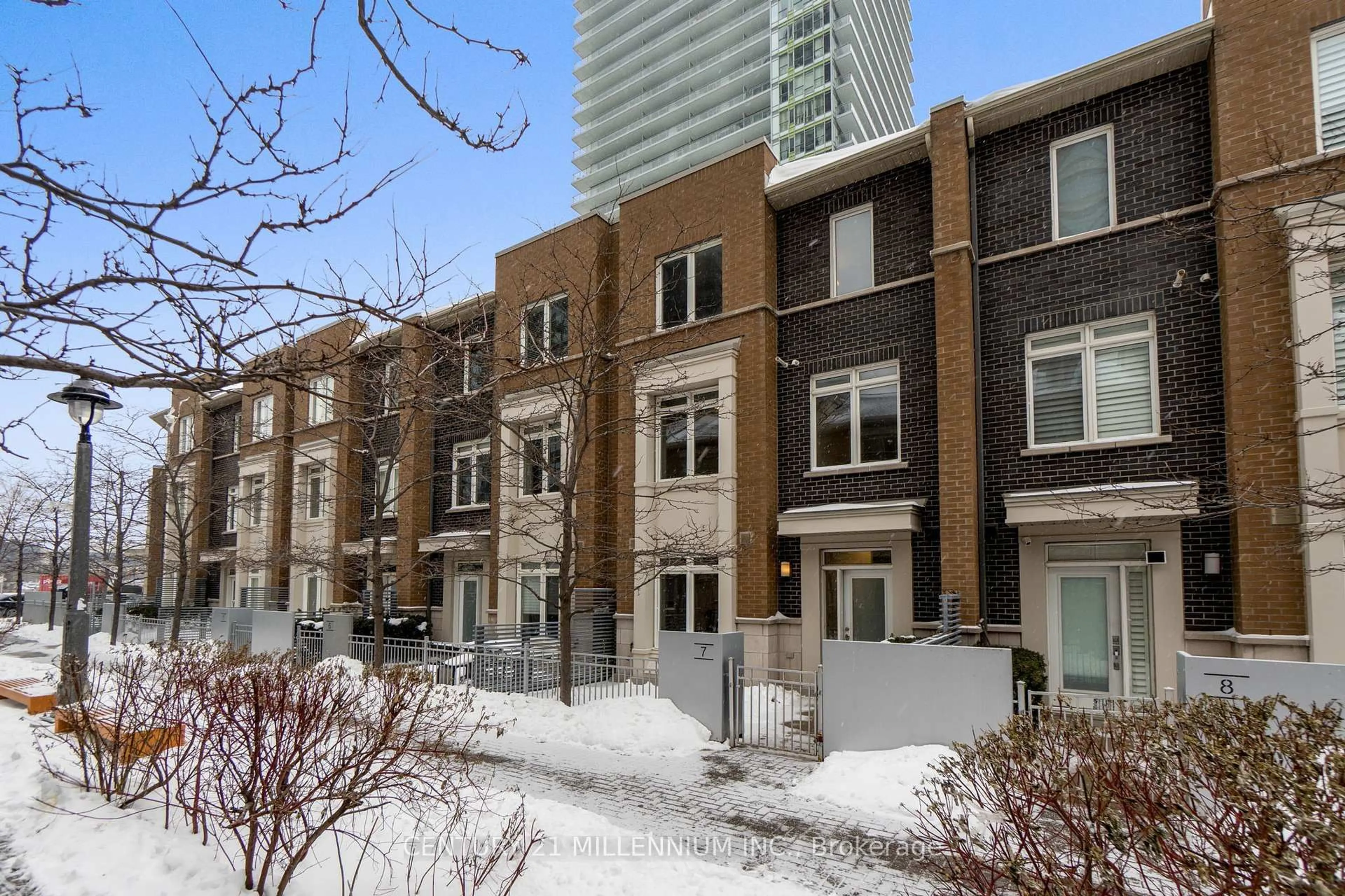 Unknown for 370 Square One Dr #7, Mississauga Ontario L5B 0E6