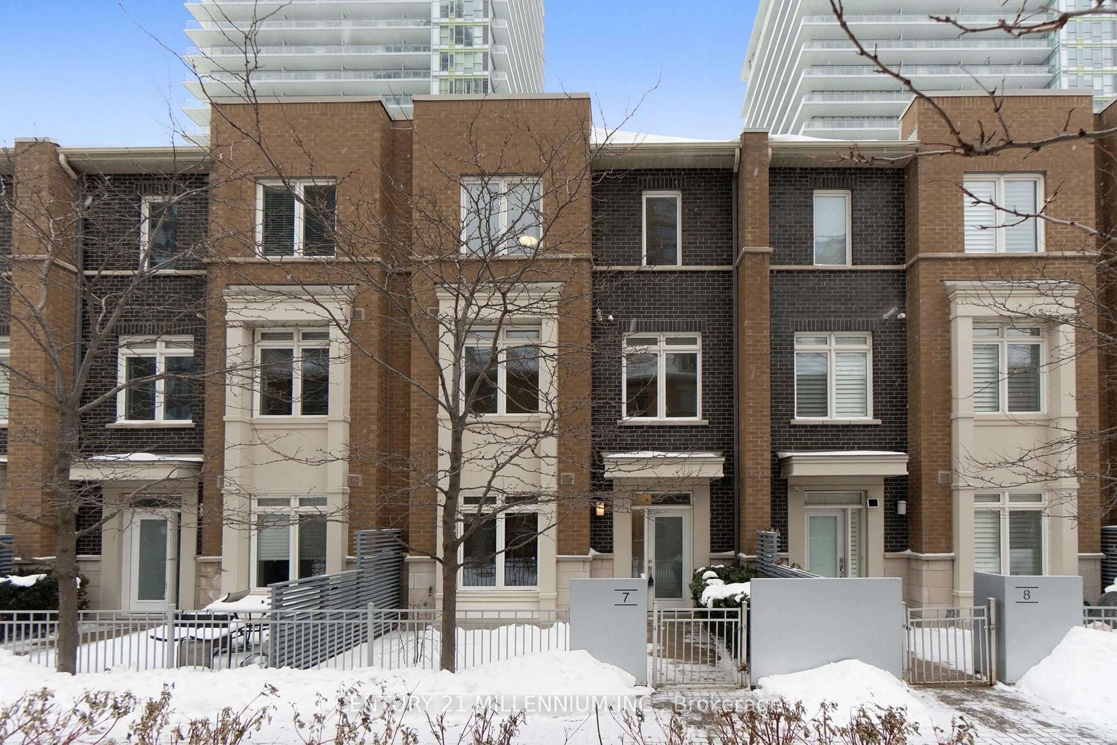 Home with brick exterior material, street for 370 Square One Dr #7, Mississauga Ontario L5B 0E6