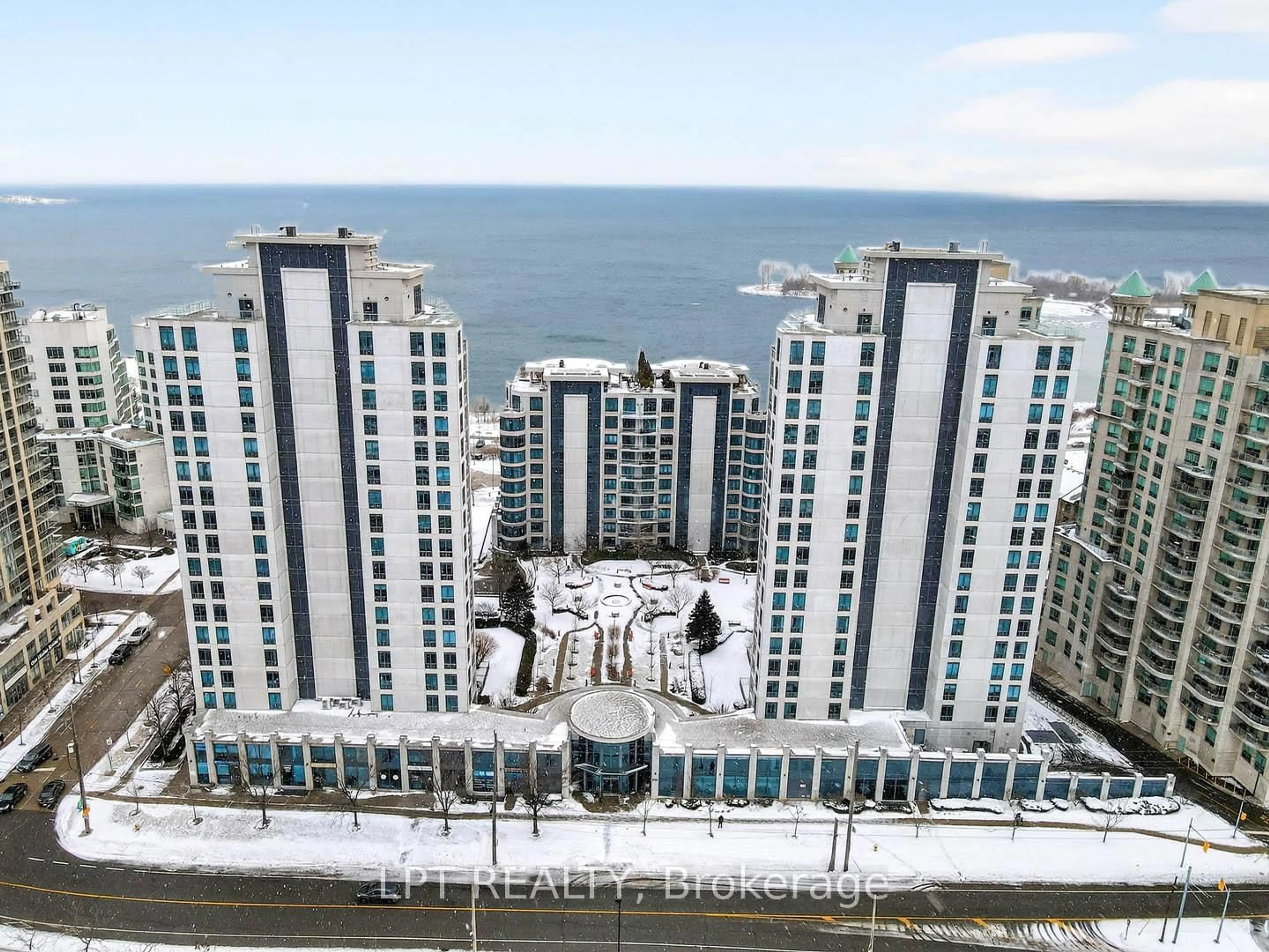 A pic from outside/outdoor area/front of a property/back of a property/a pic from drone, city buildings view from balcony for 2083 Lake Shore Blvd #812, Toronto Ontario M8V 4G2