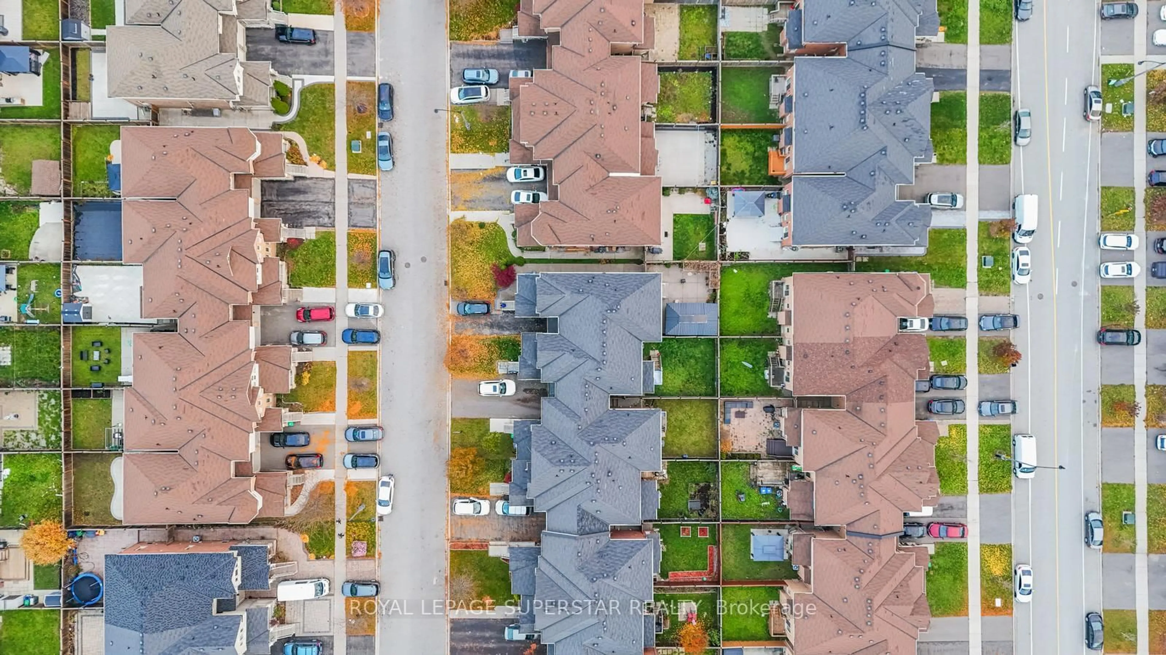 A pic from outside/outdoor area/front of a property/back of a property/a pic from drone, street for 22 Merrickville Way, Brampton Ontario L6Y 0V5