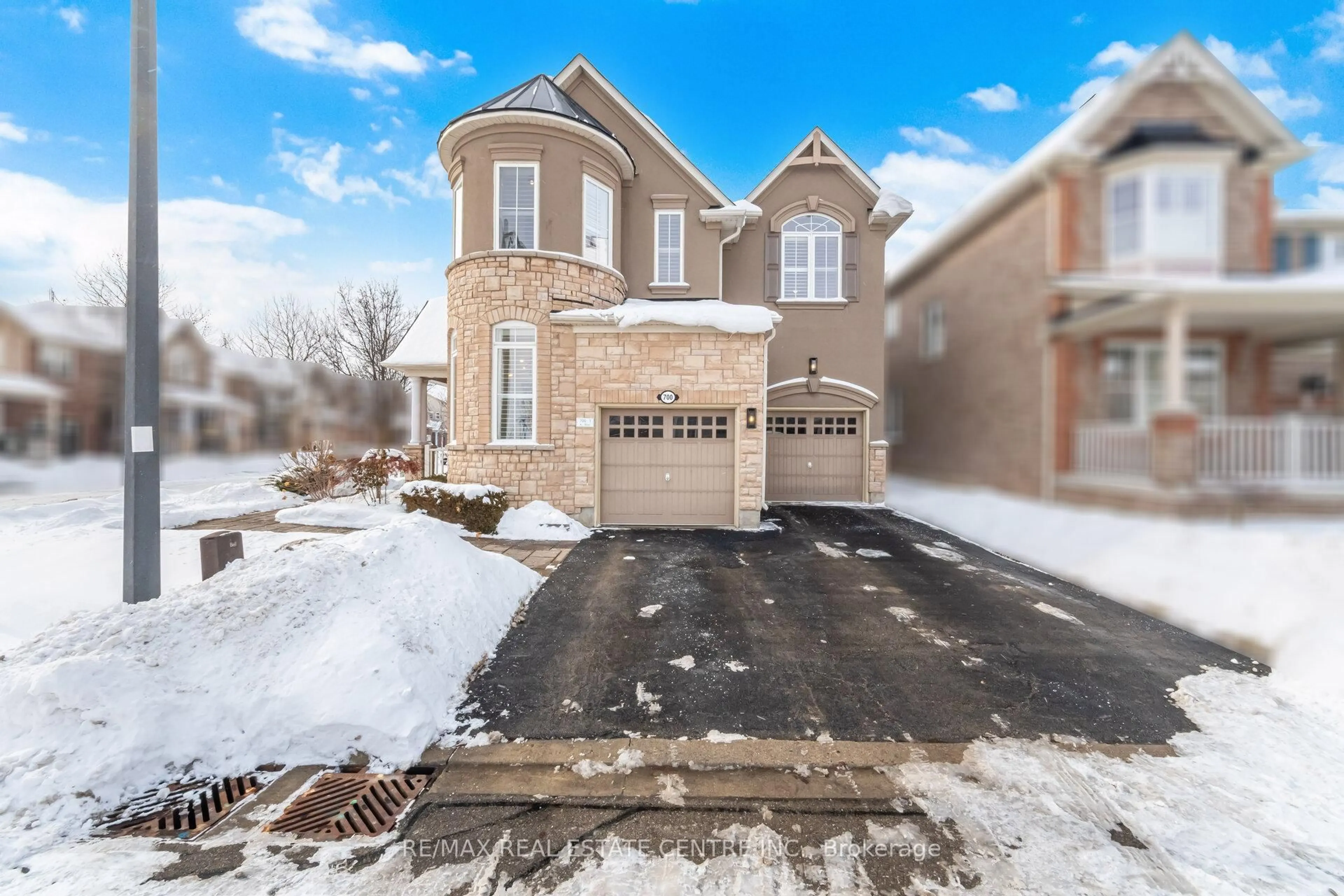 Unknown for 700 Gervais Terr, Milton Ontario L9T 7R9