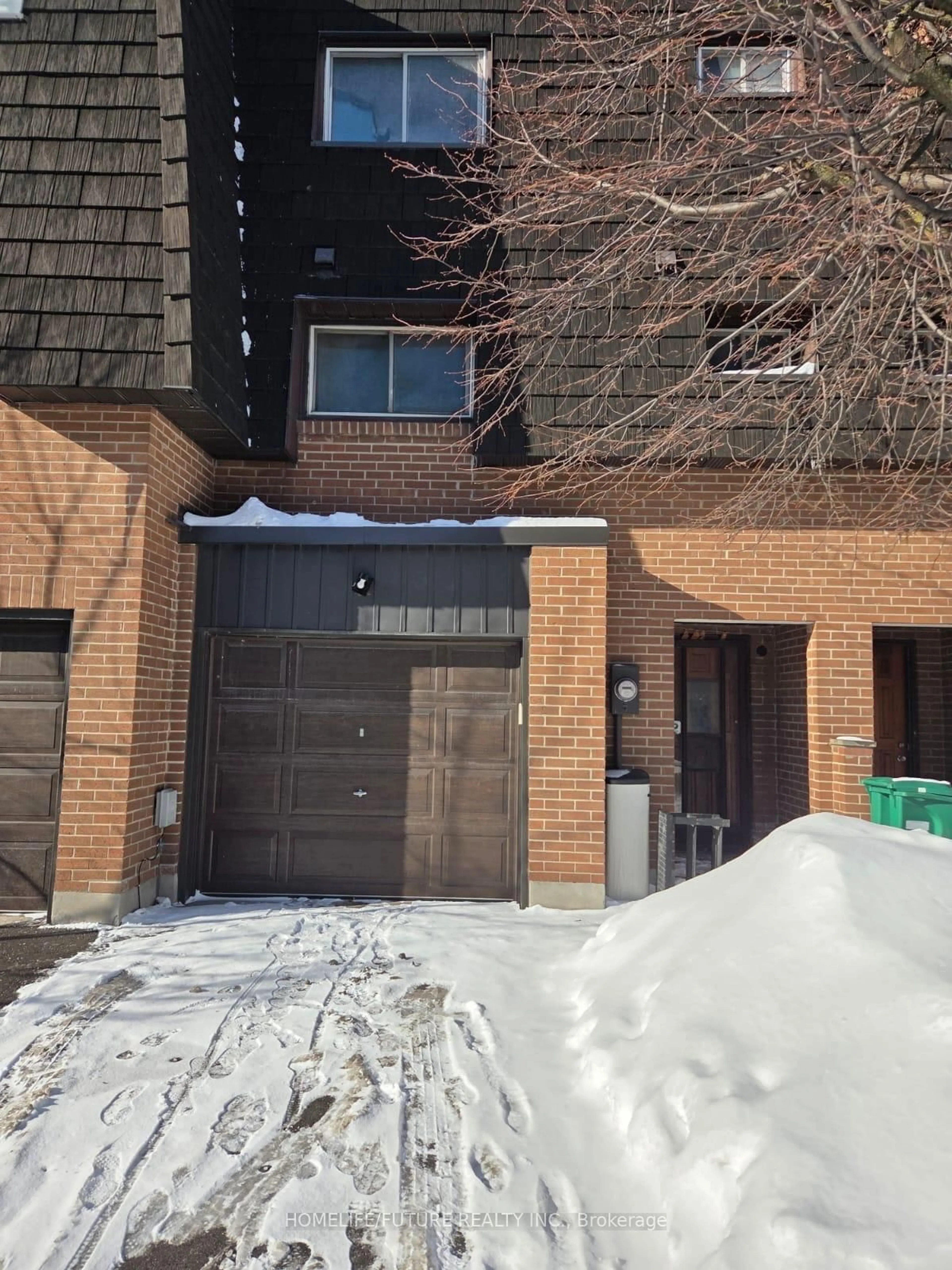 Unknown for 4 Darras Crt #37, Brampton Ontario L6T 1W7