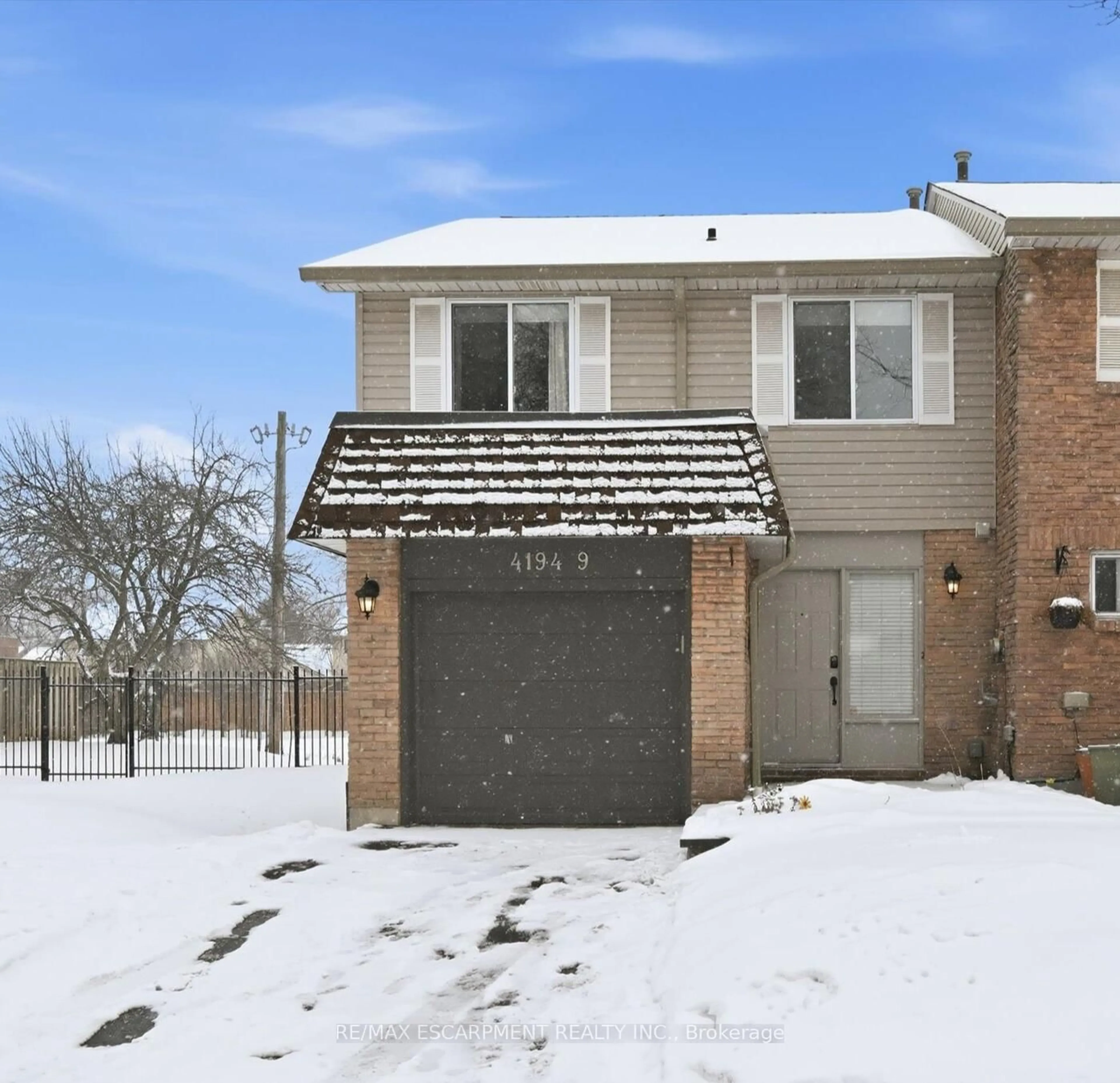 Home with brick exterior material, street for 4194 Longmoor Dr #9, Burlington Ontario L7L 2E3