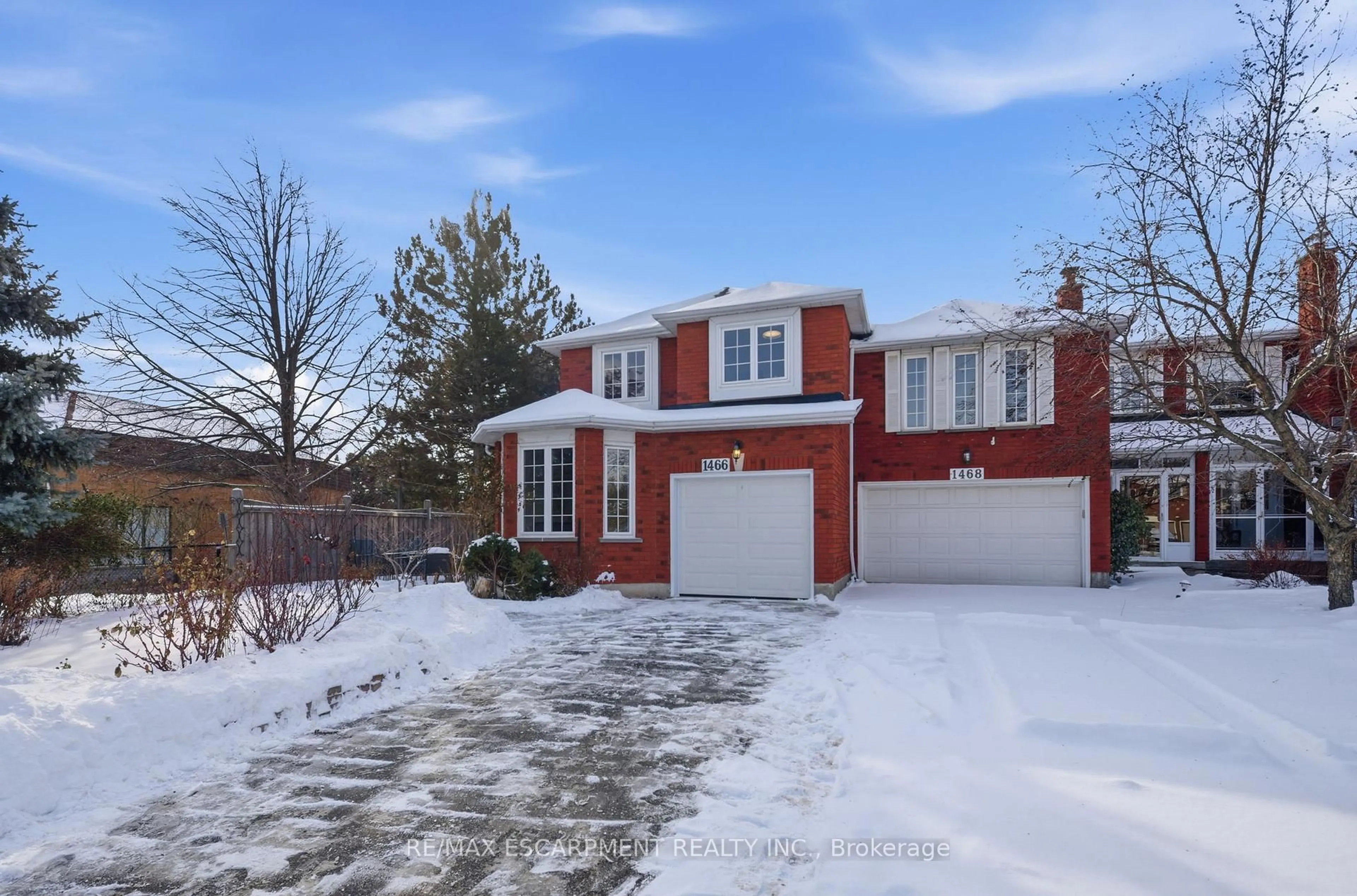 Home with brick exterior material, street for 1466 Reeves Gate, Oakville Ontario L6M 3H3