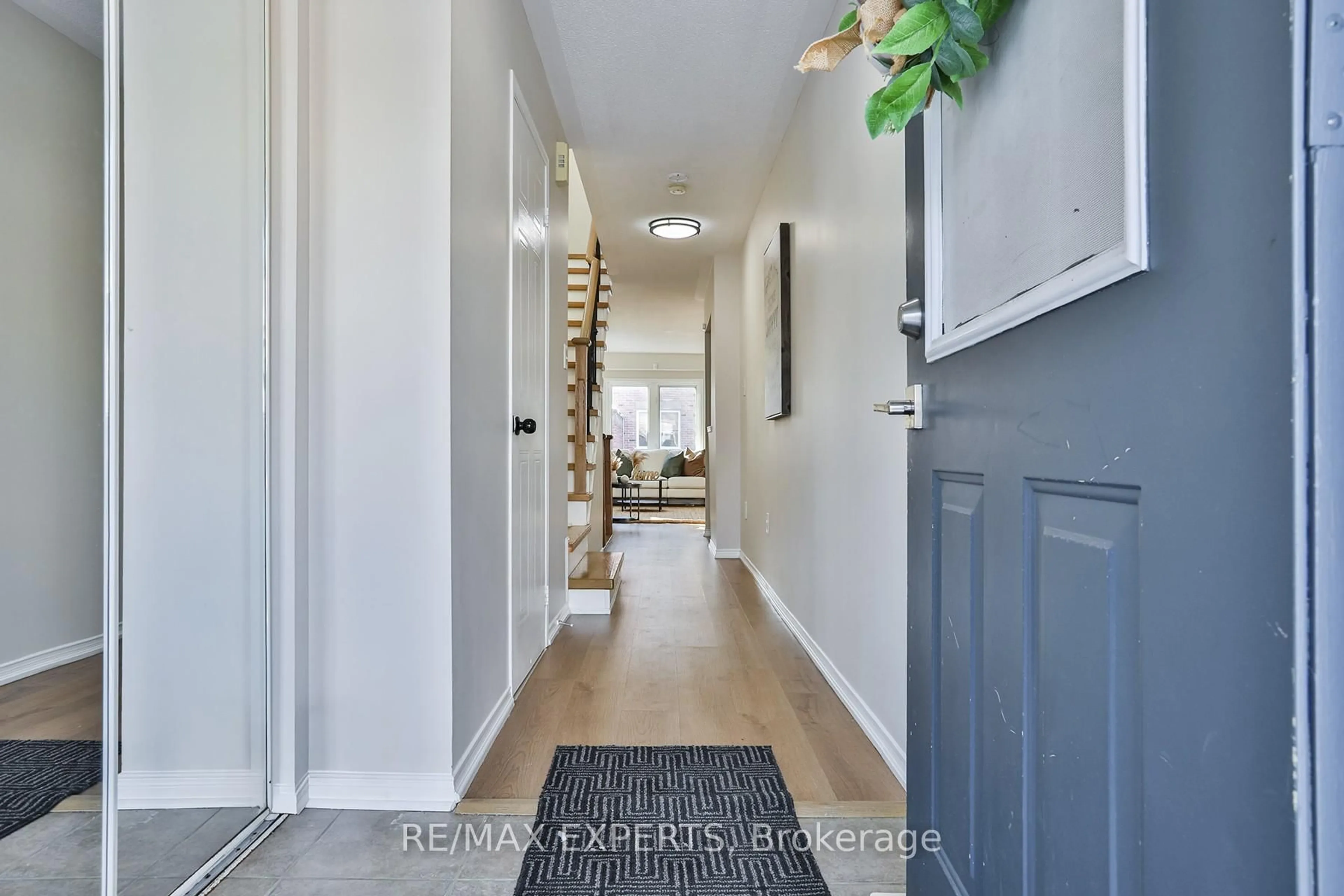 Indoor entryway for 86 Joymar Dr #120, Mississauga Ontario L5M 7Z6