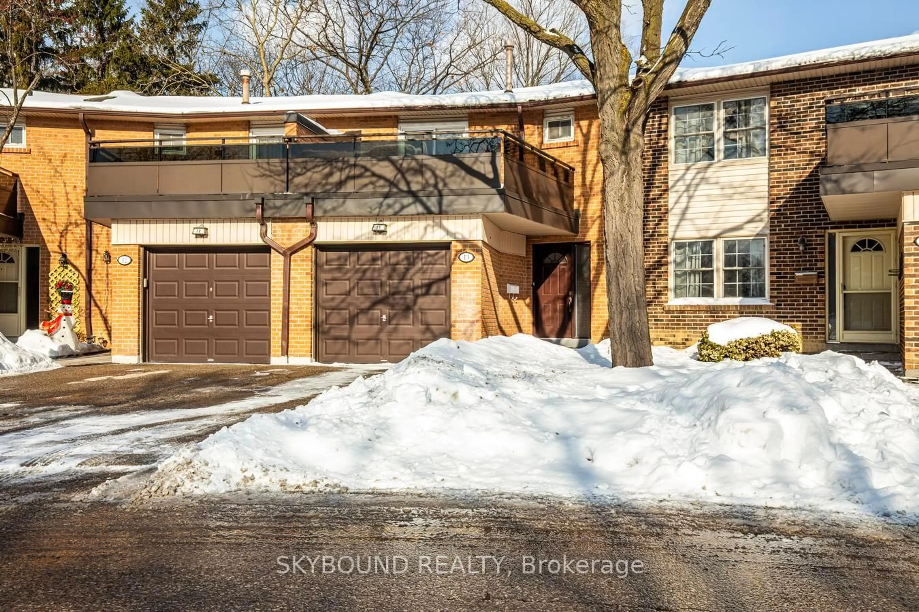 Home with brick exterior material, street for 2120 Rathburn Rd #13, Mississauga Ontario L4W 2S8