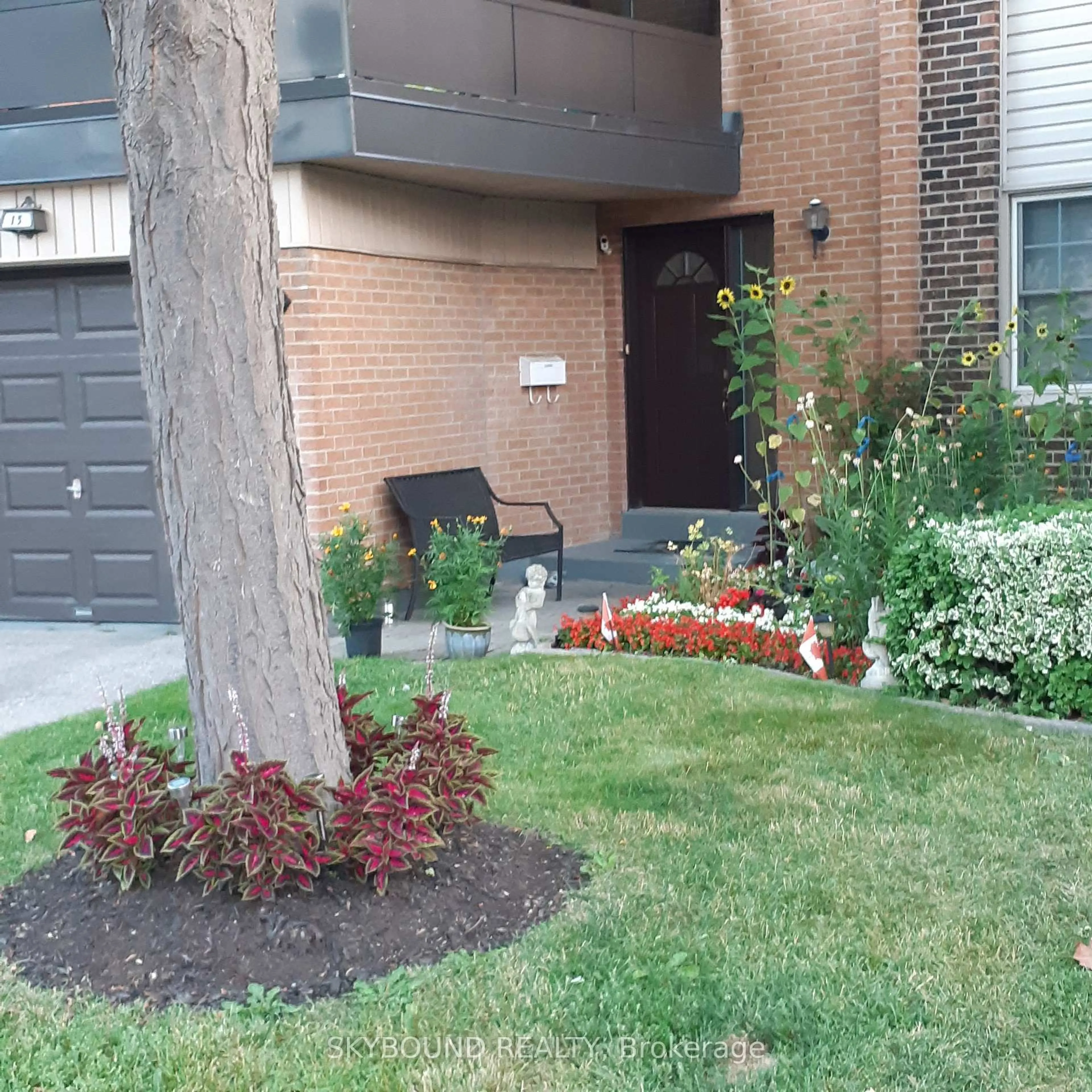 Home with brick exterior material, street for 2120 Rathburn Rd #13, Mississauga Ontario L4W 2S8