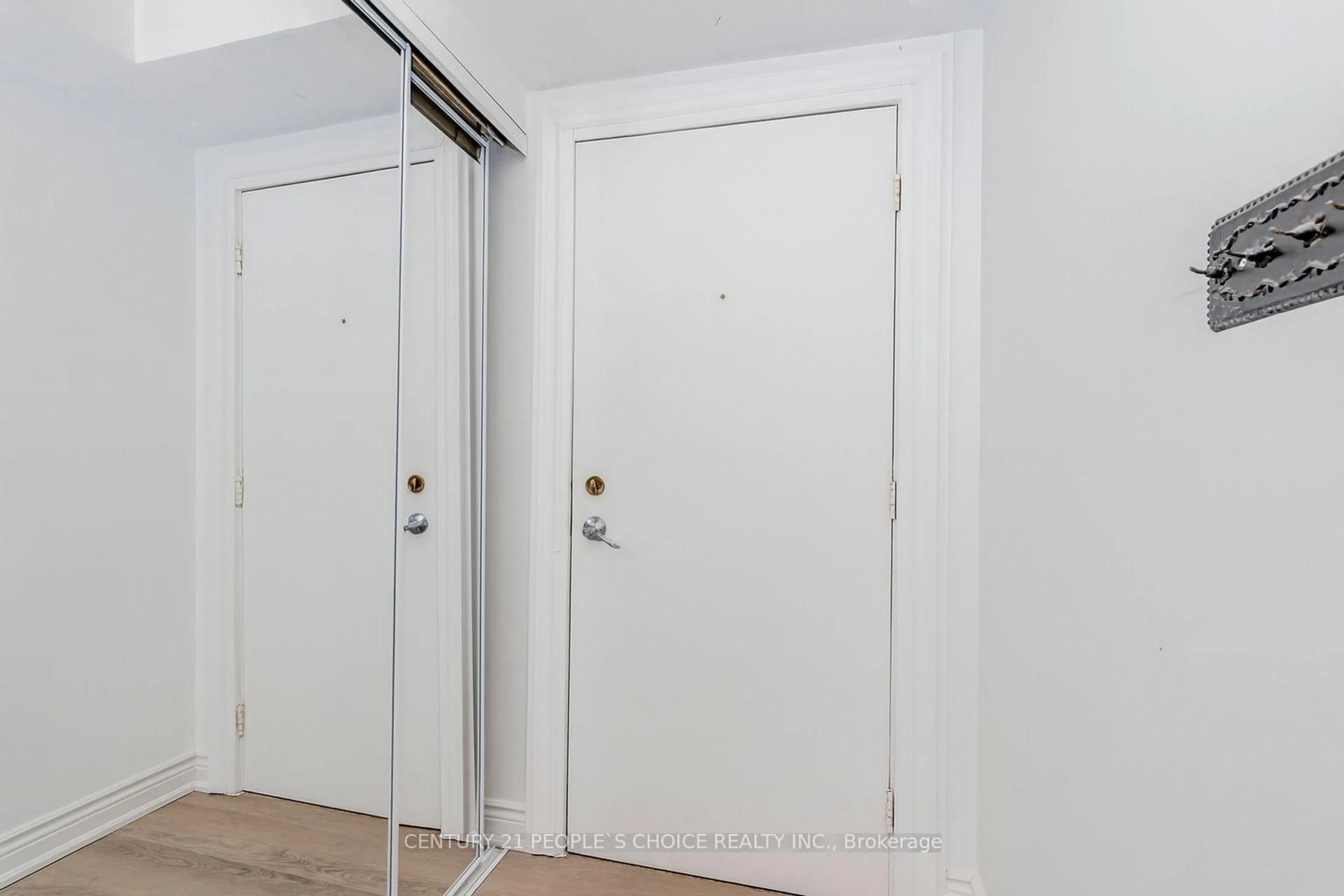 Unknown for 2605 Woodchester Dr #72, Mississauga Ontario L5K 2E3