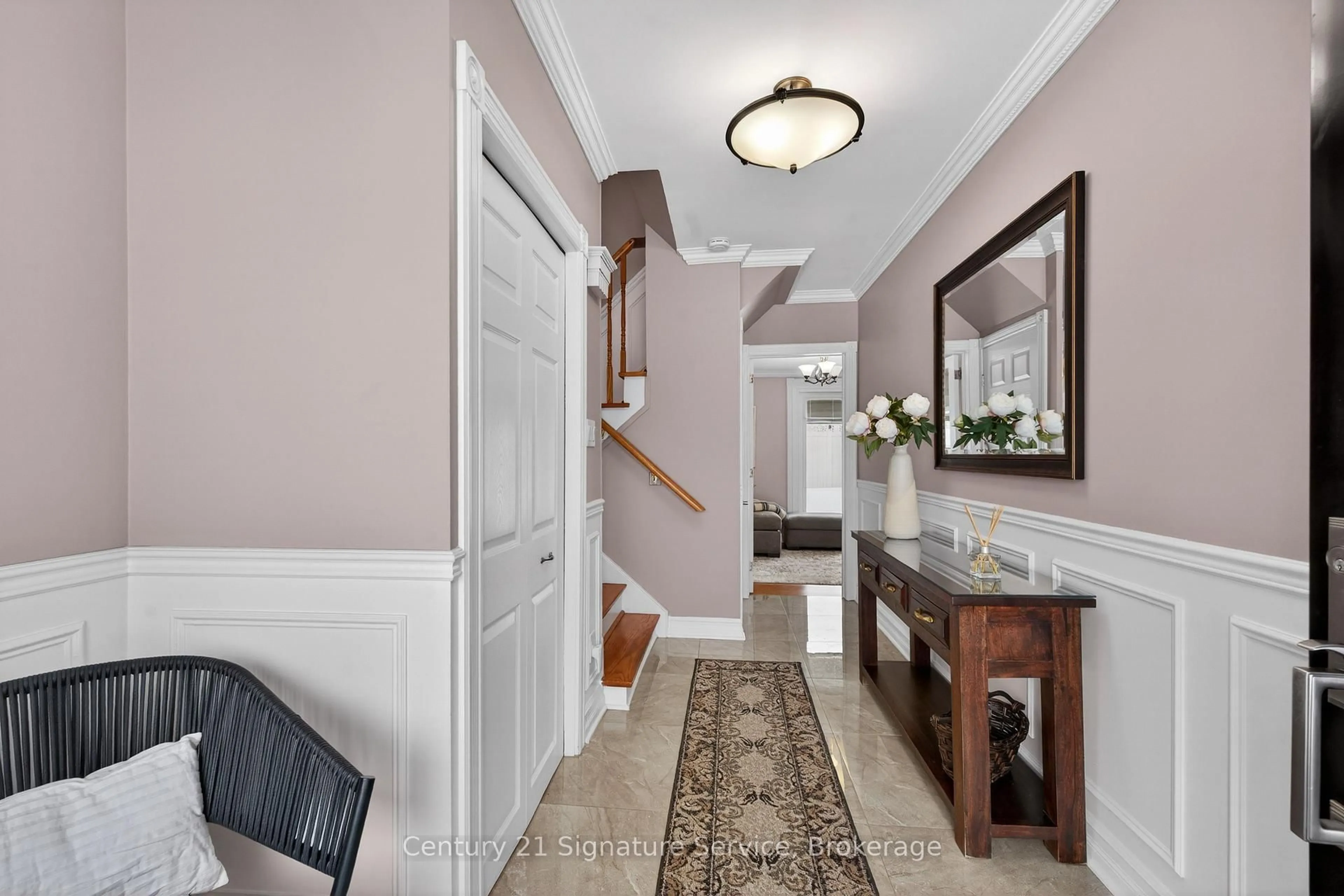 Indoor entryway for 22 Staveley Cres, Brampton Ontario L6W 2R9