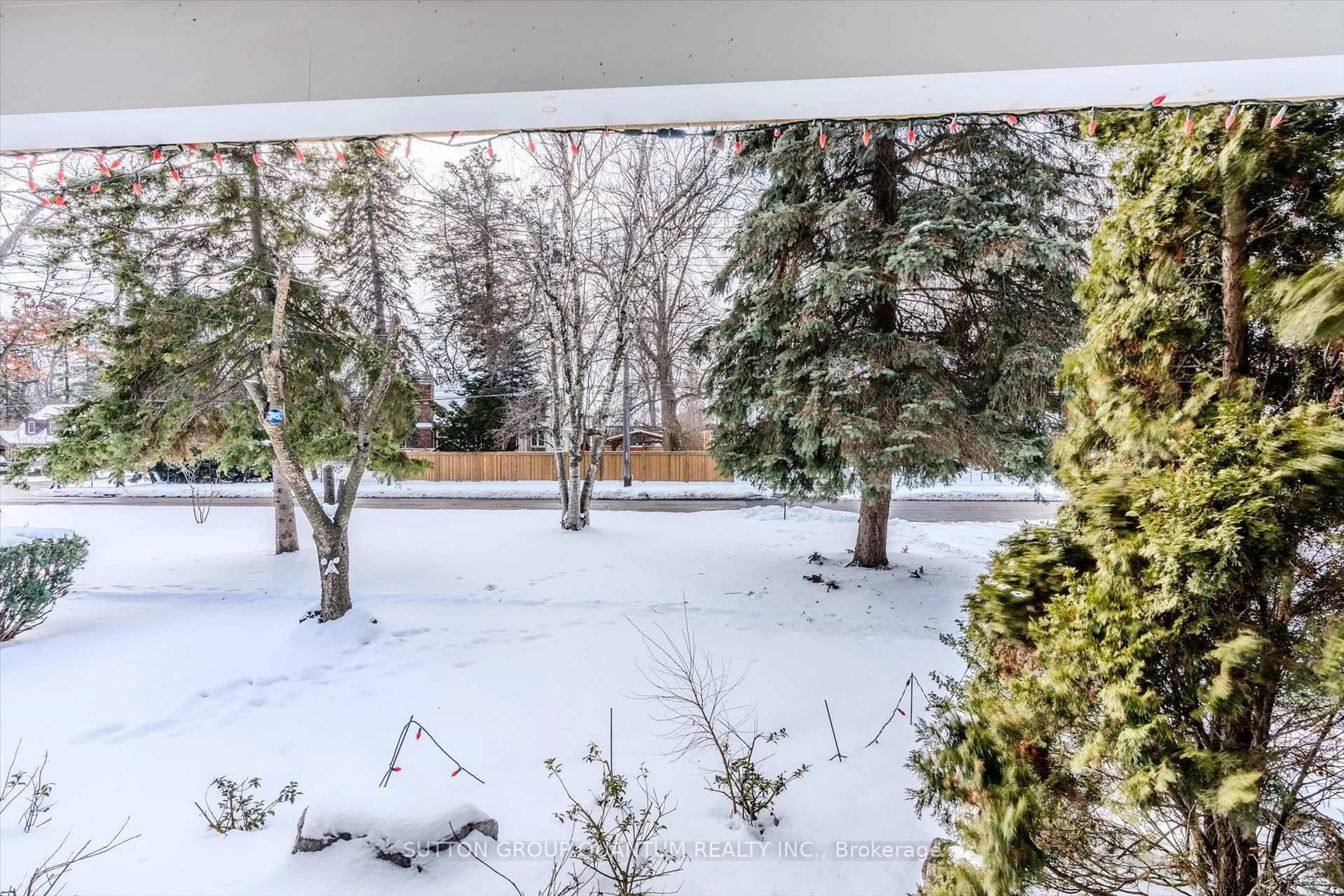 Patio, forest/trees view for 1273 Clarkson Rd, Mississauga Ontario L5J 2W4