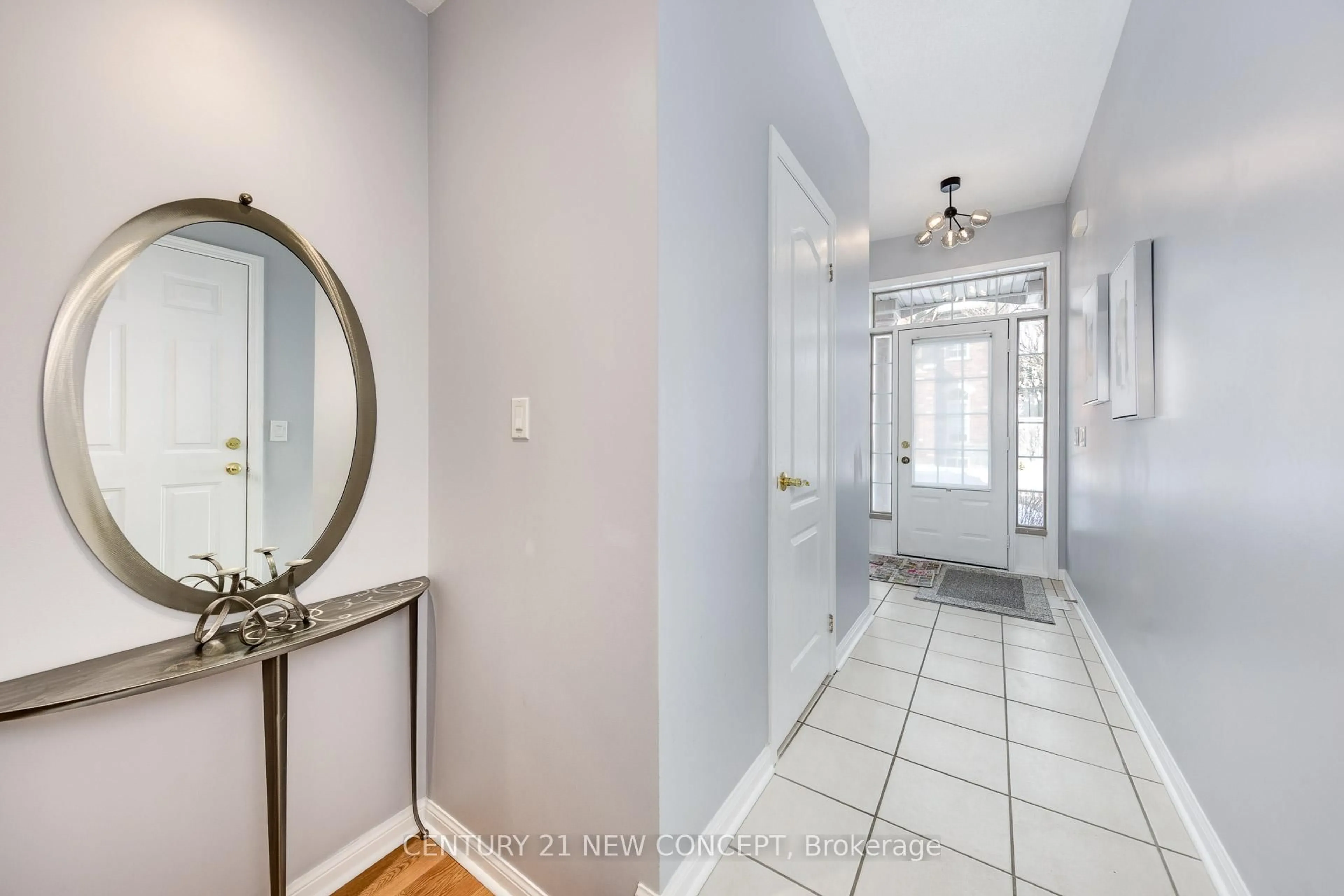 Indoor entryway for 2401 Fifth Line #8, Mississauga Ontario L5K 1V9