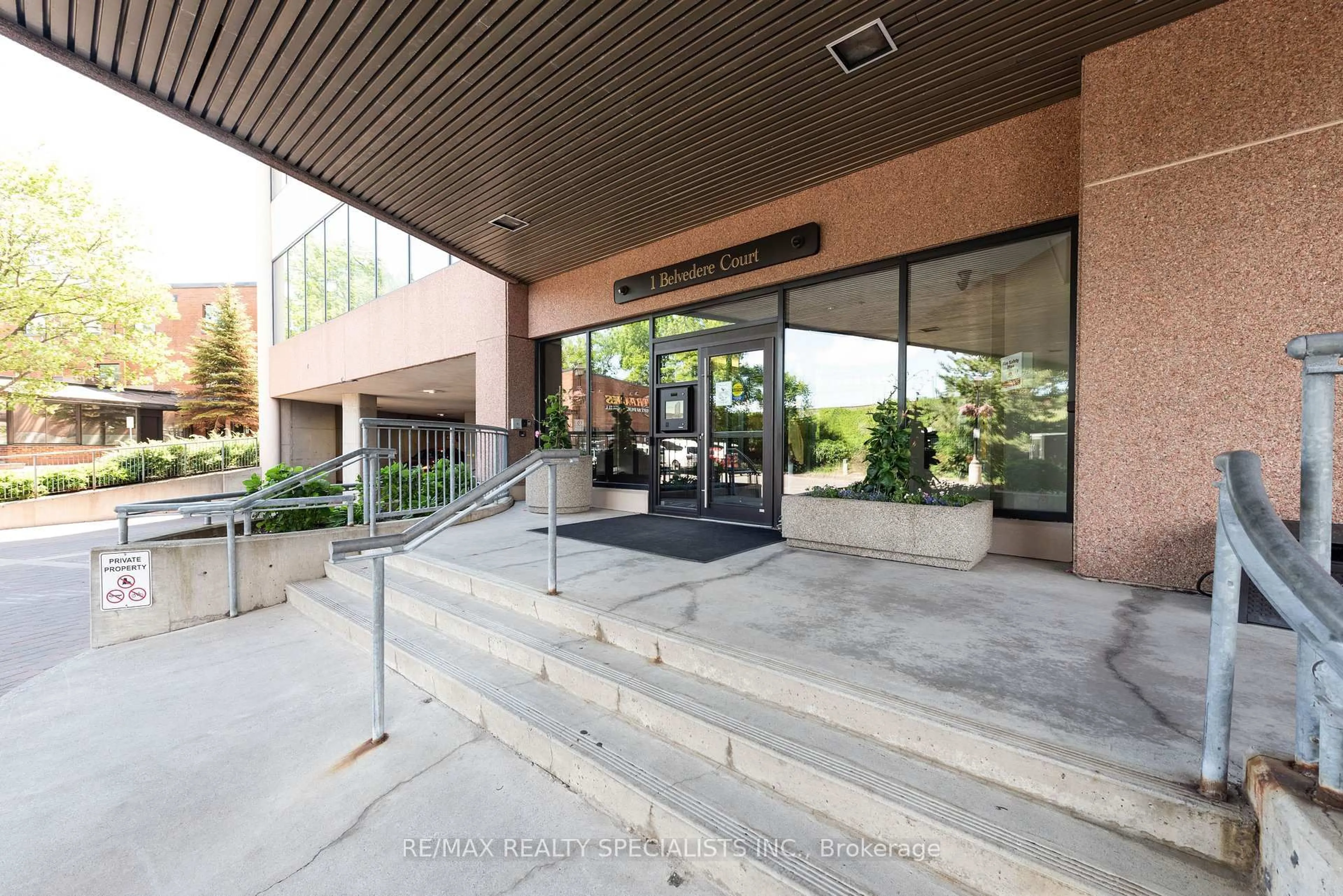 Indoor foyer for 1 Belvedere Crt #1007, Brampton Ontario L6V 4M6