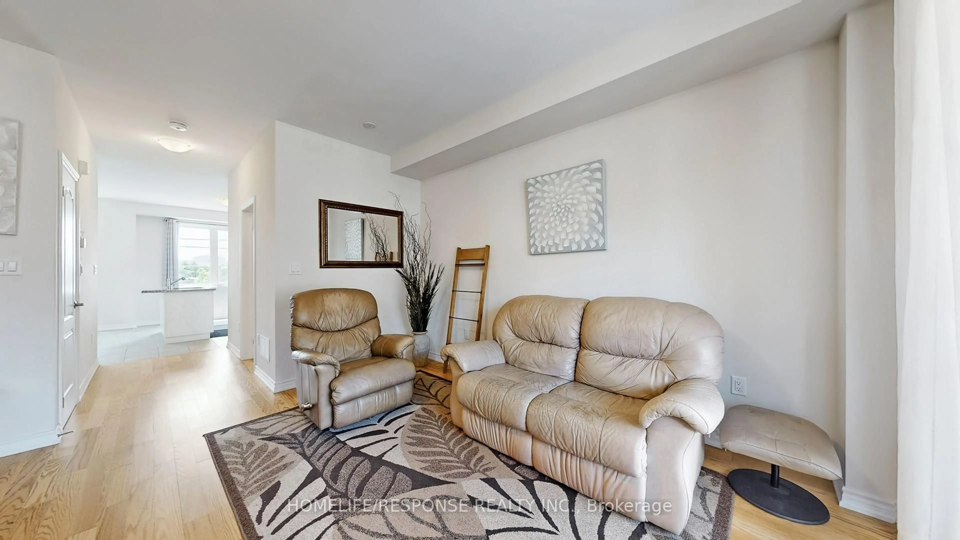 Living room with furniture, unknown for 32 VESTRY Way, Brampton Ontario L5P 4N7