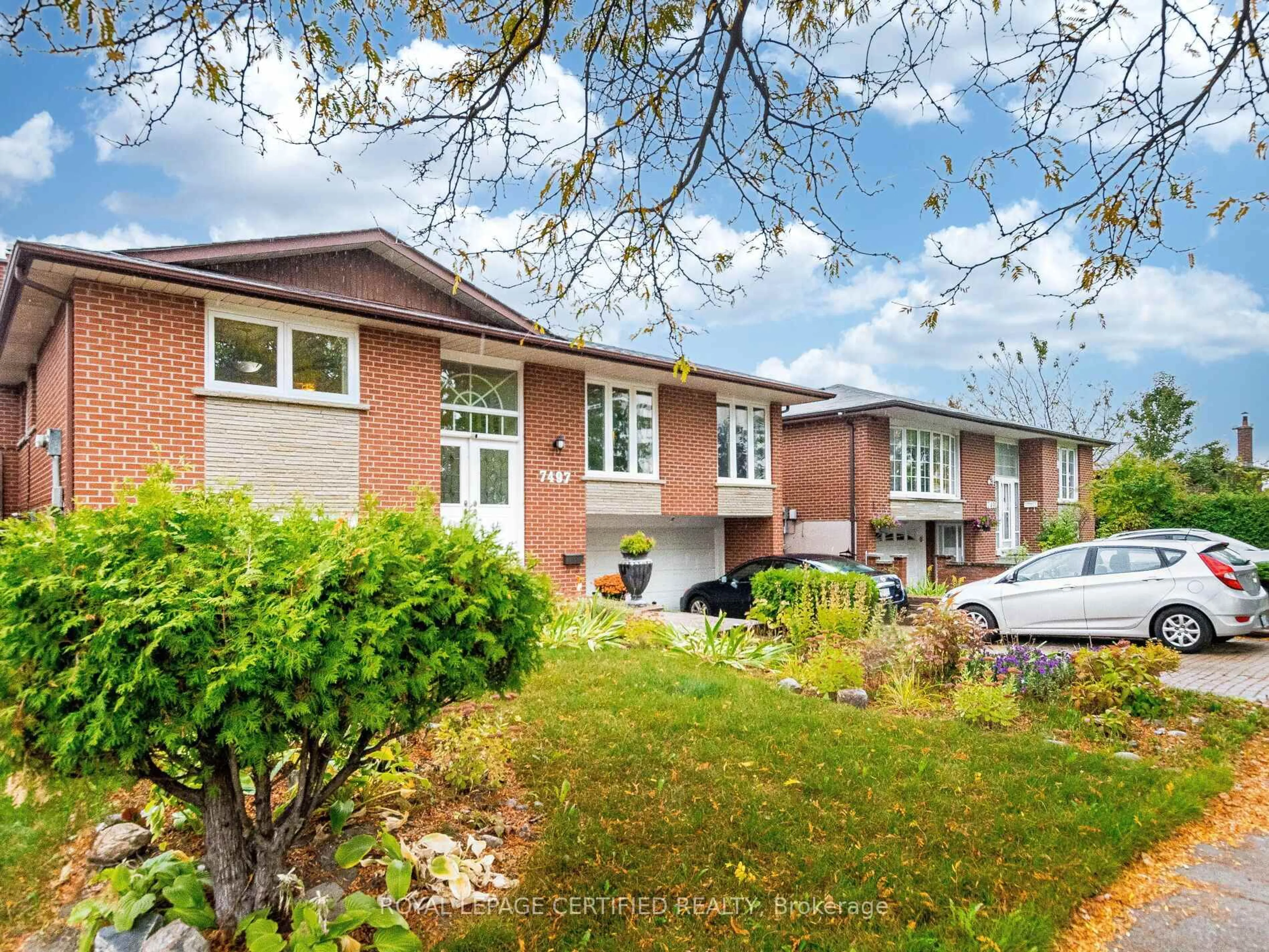 Home with brick exterior material, street for 7497 Middleshire Dr, Mississauga Ontario L4T 3S3