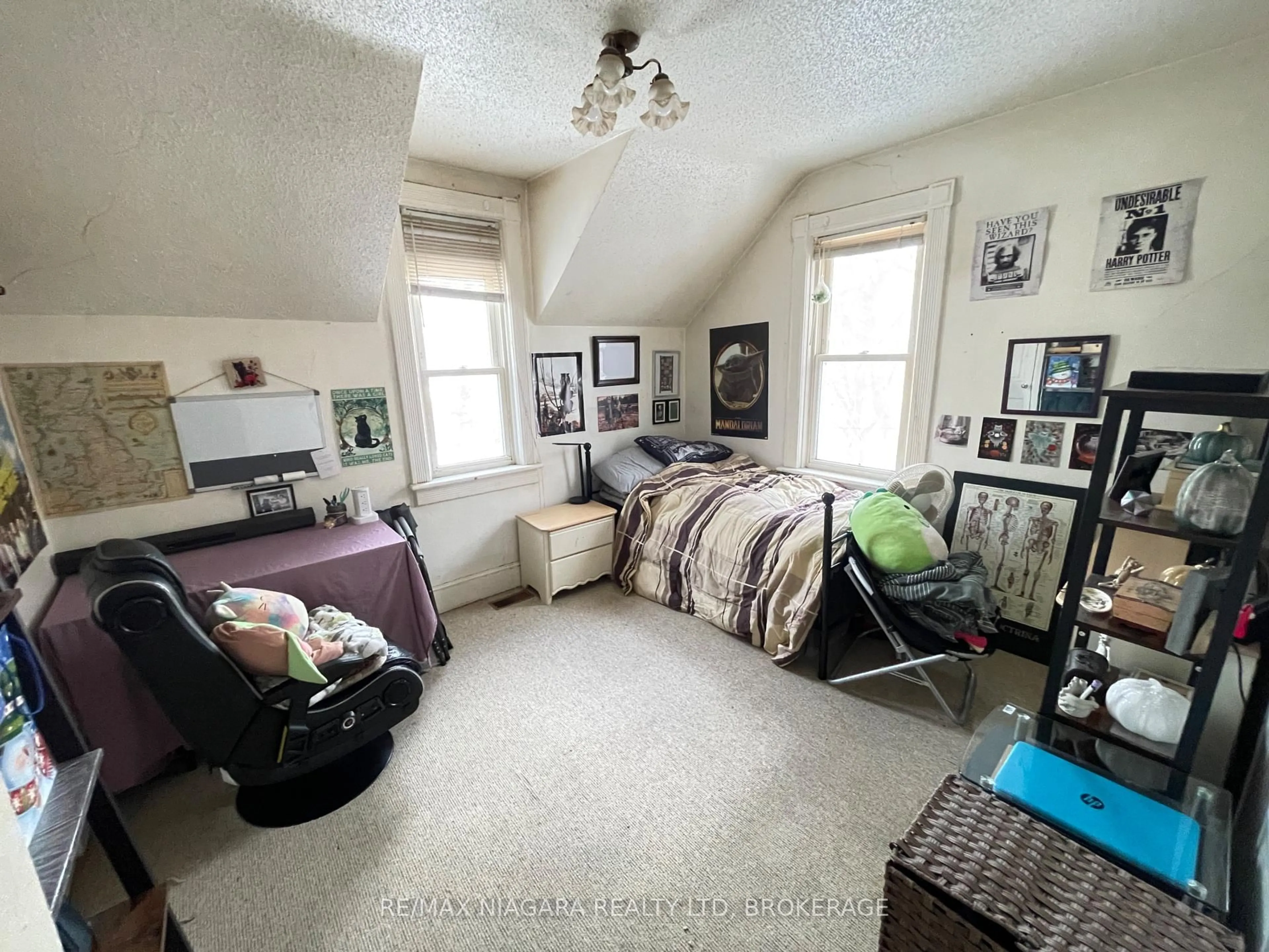 A pic of a room for 30 Mill St, Halton Hills Ontario L7J 1G4