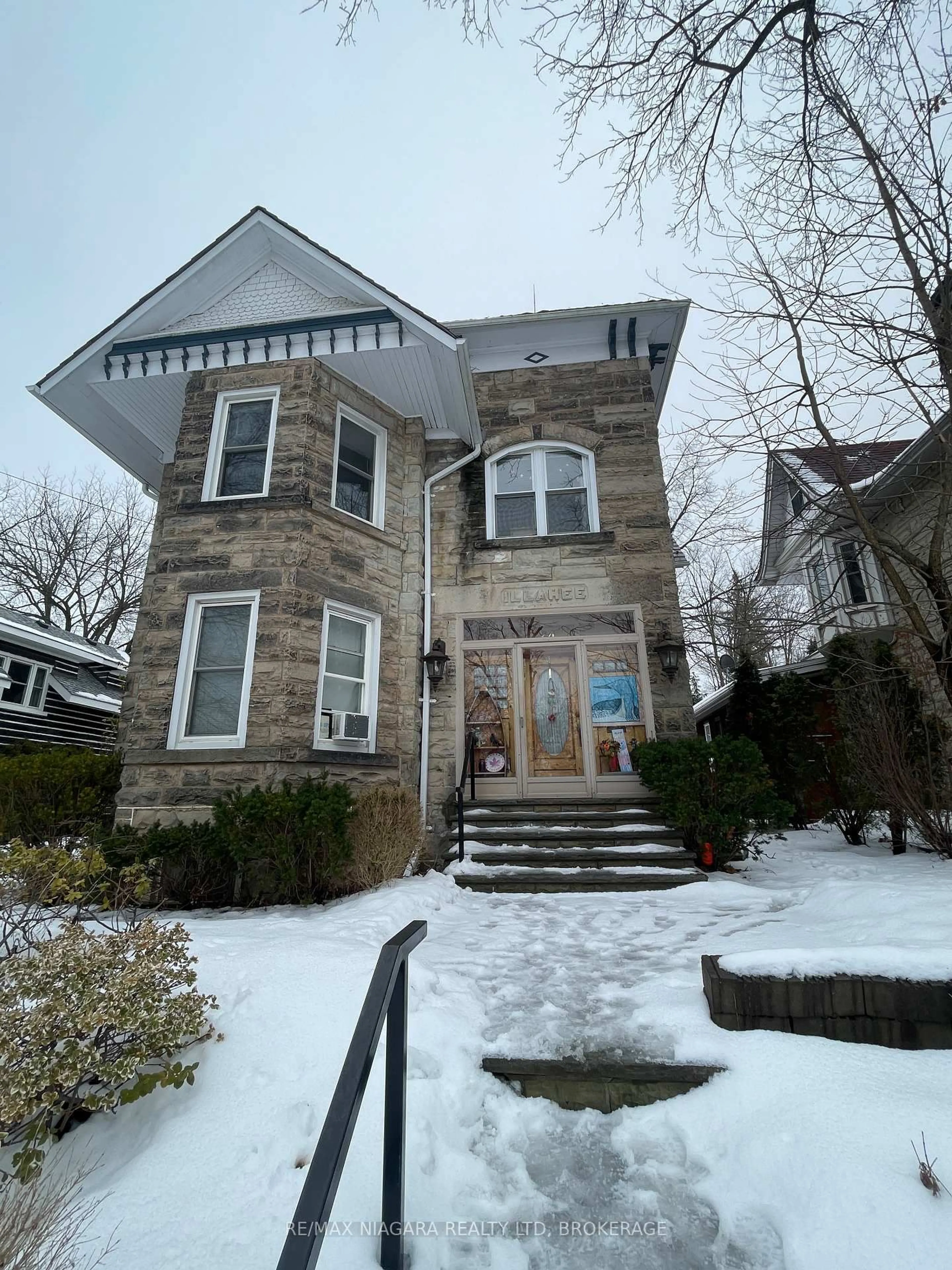 Unknown for 24 Queen St, Halton Hills Ontario L7G 2E4