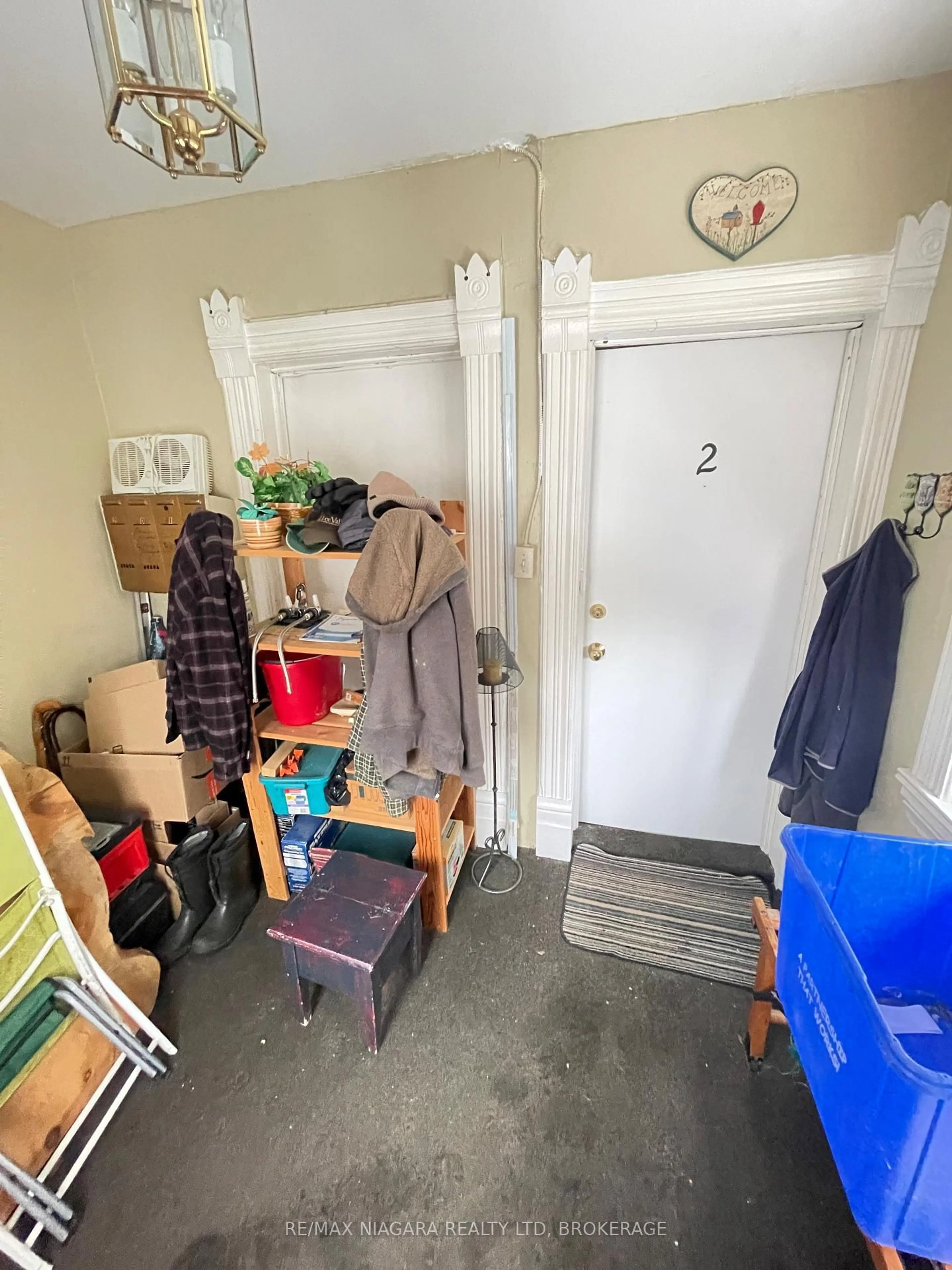 A pic of a room for 24 Queen St, Halton Hills Ontario L7G 2E4